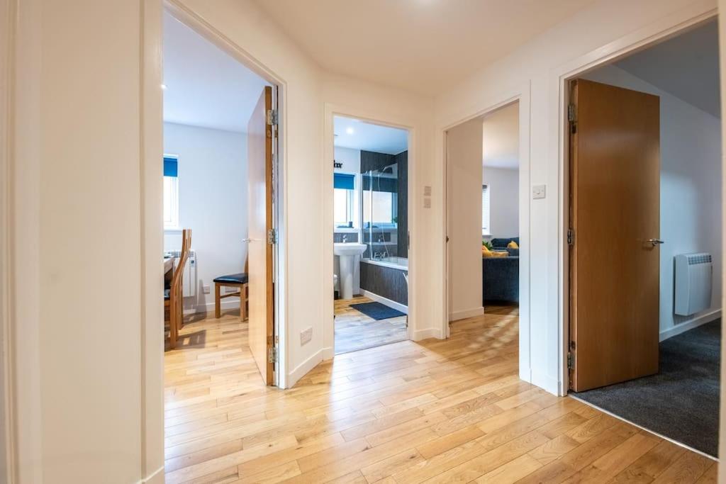 Modern City Centre Apartment in Inverness view 4