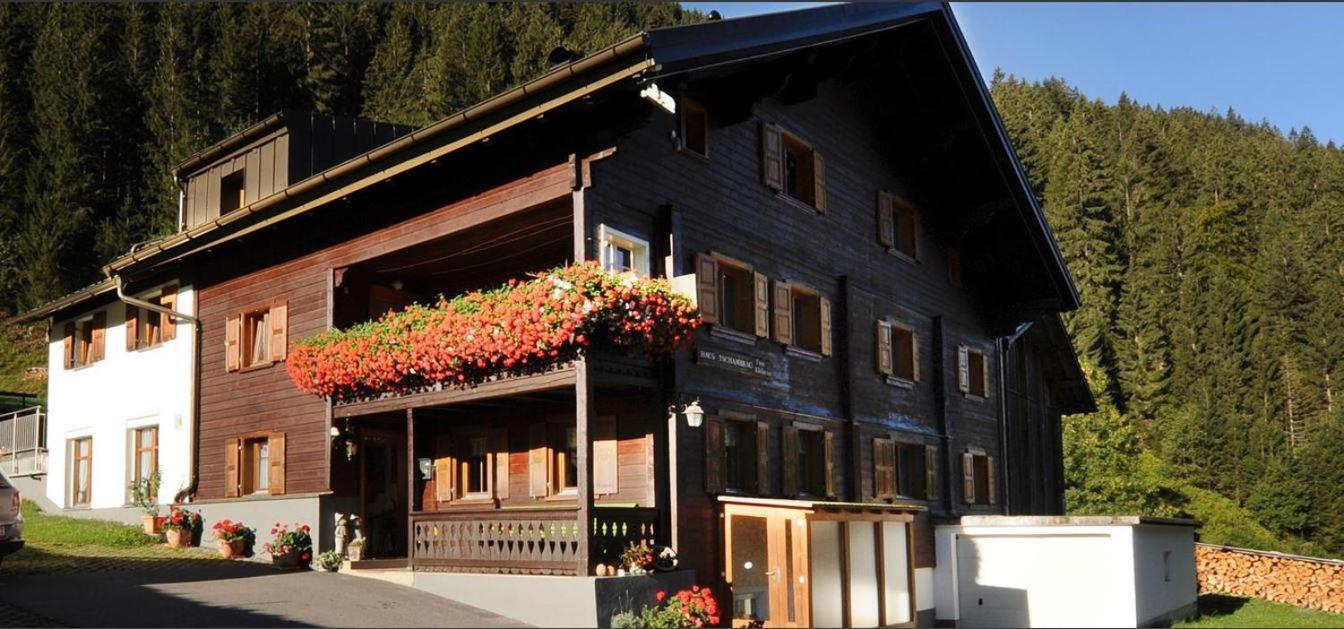 Haus Tschambräu