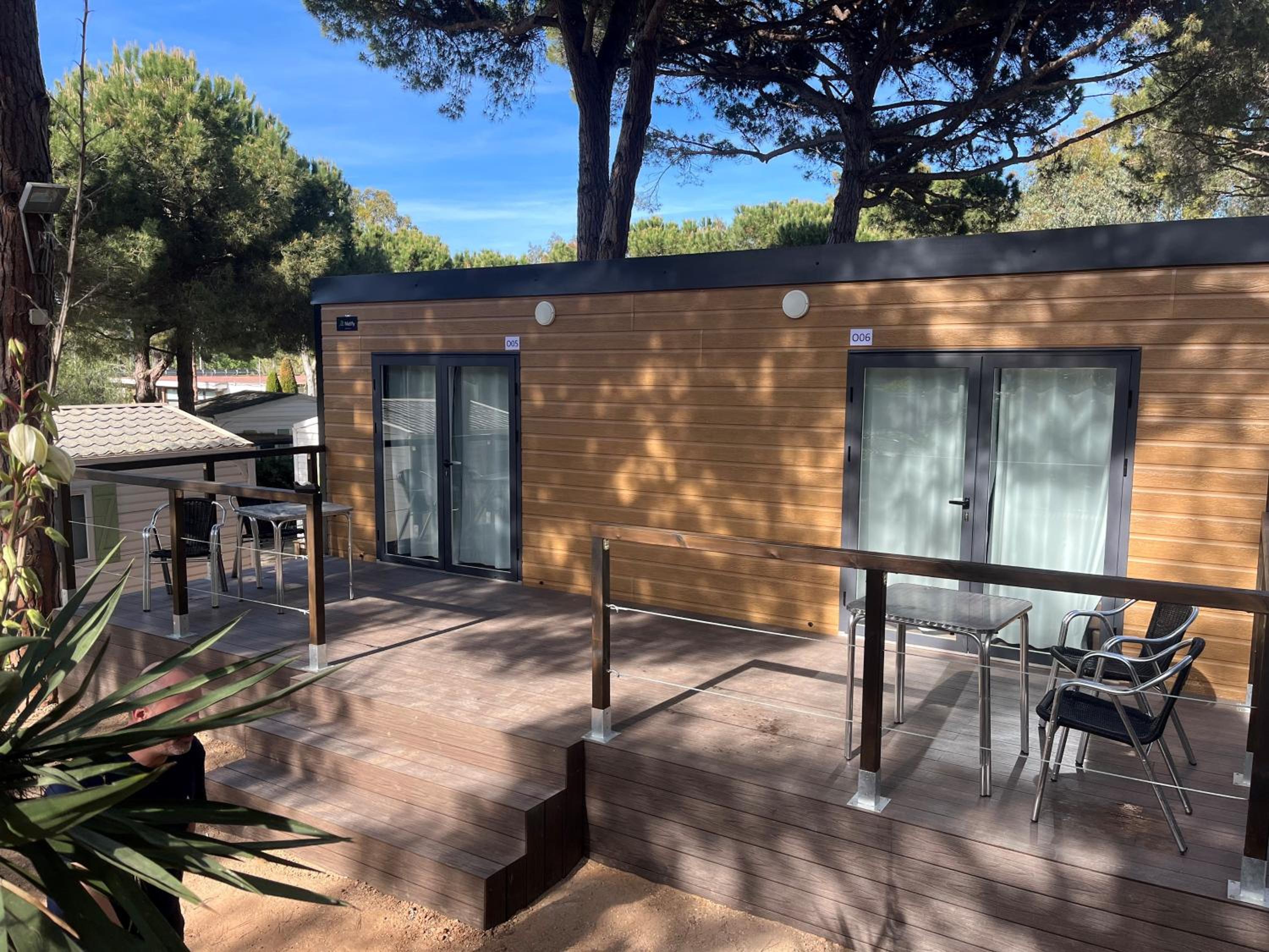 Tres Estrellas Barcelona by HolaCamp