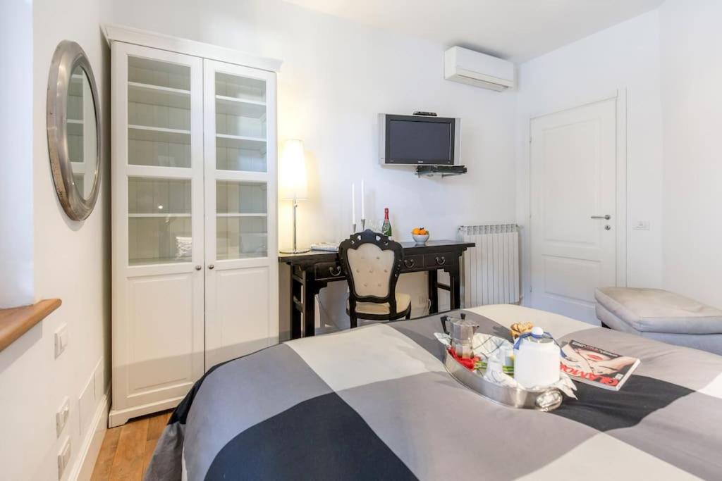 Florence Apartment Romantic View