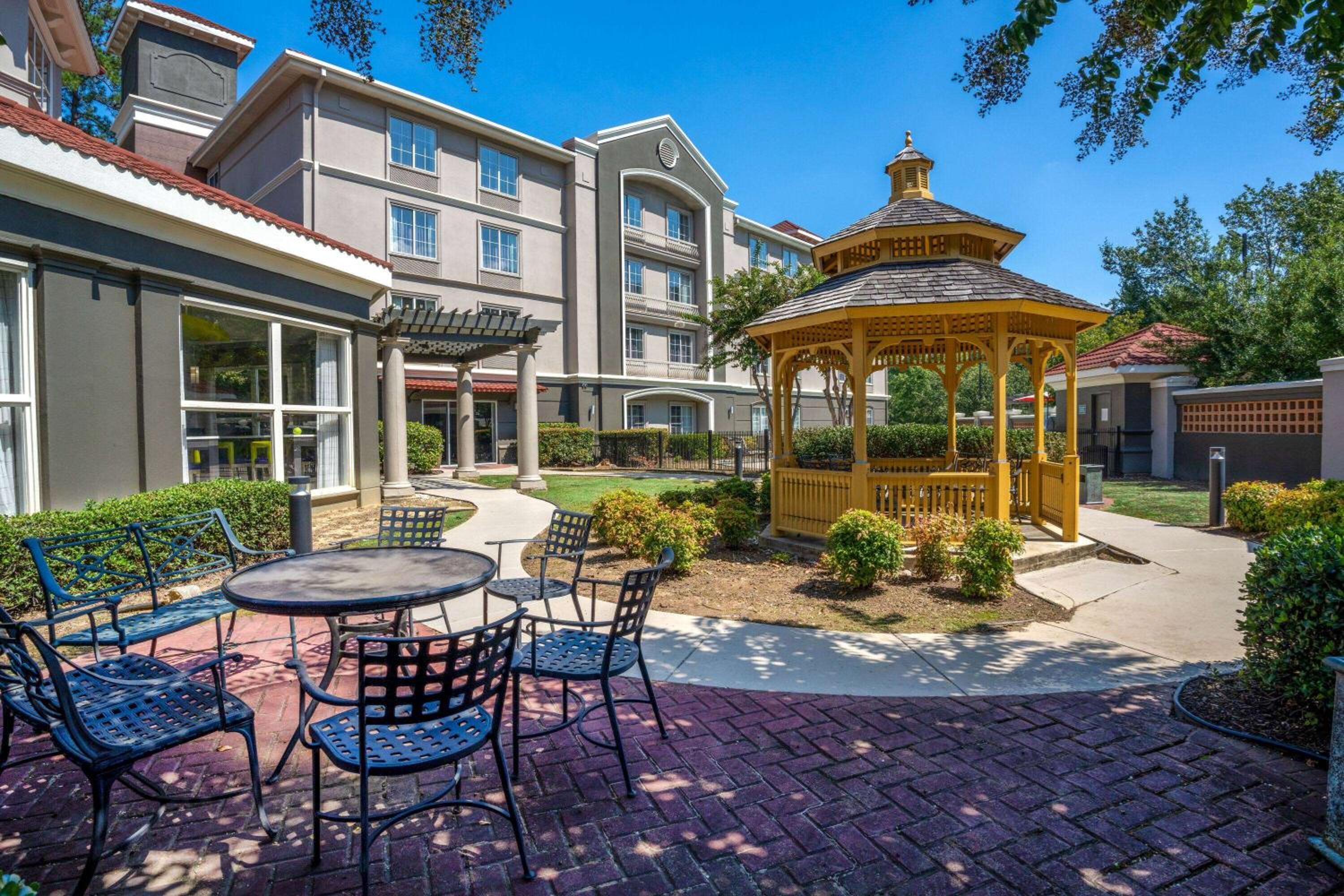 Birmingham Vacations - La Quinta by Wyndham Birmingham Hoover - Property Image 3