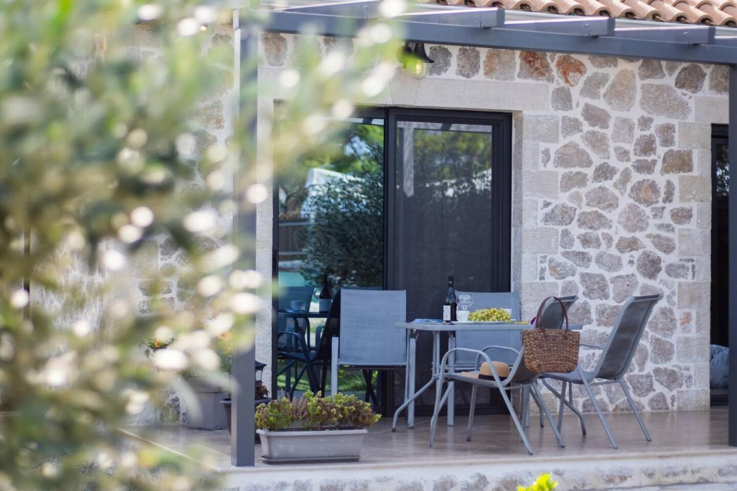 villa on the sea view 4