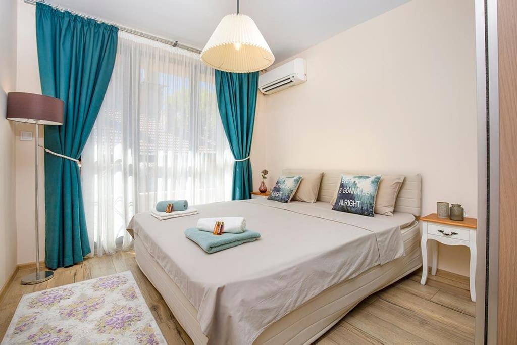 2BR apartment ,10 minutes walk to TOP Center