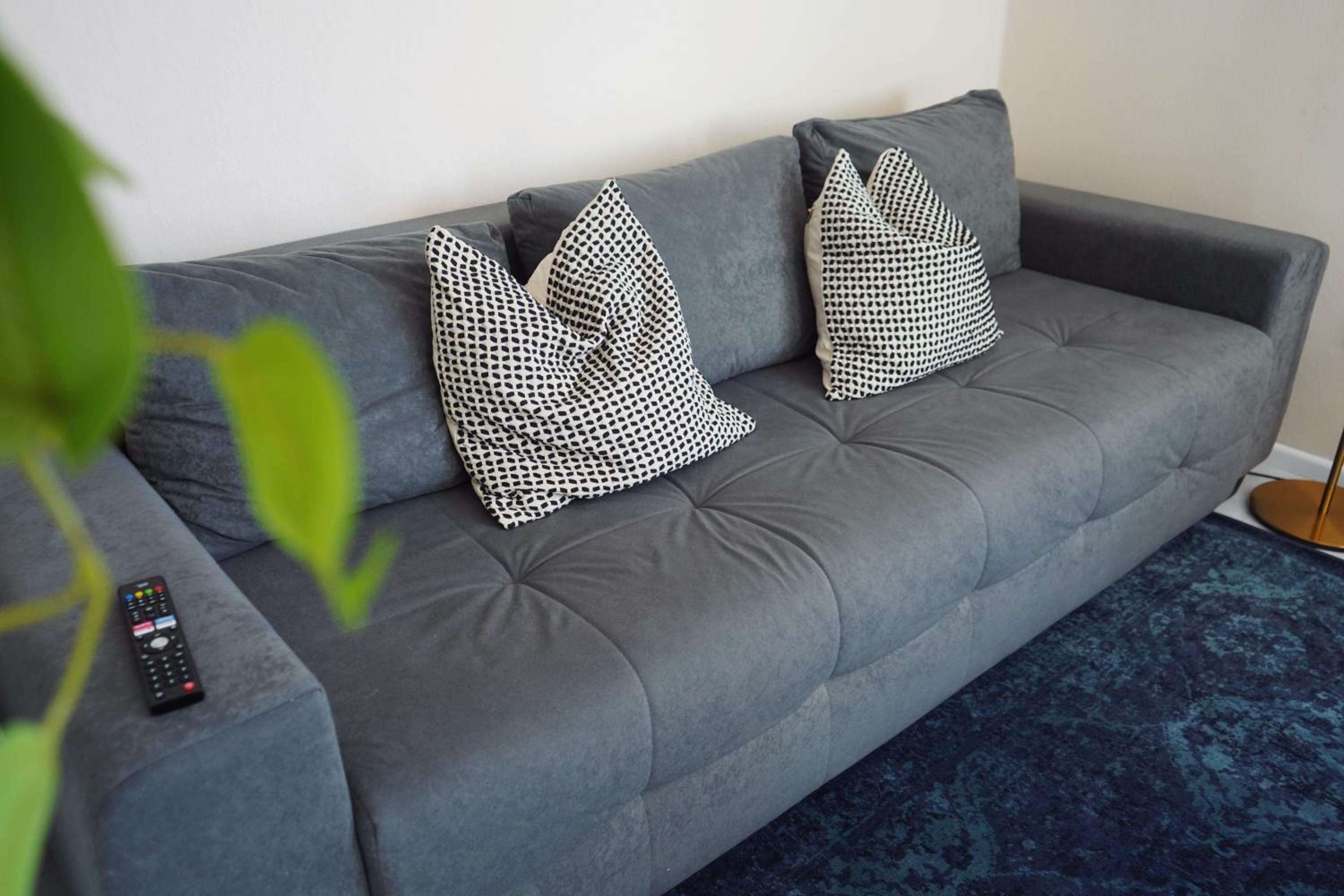 unique: cozy - balcony - kitchen - netflix