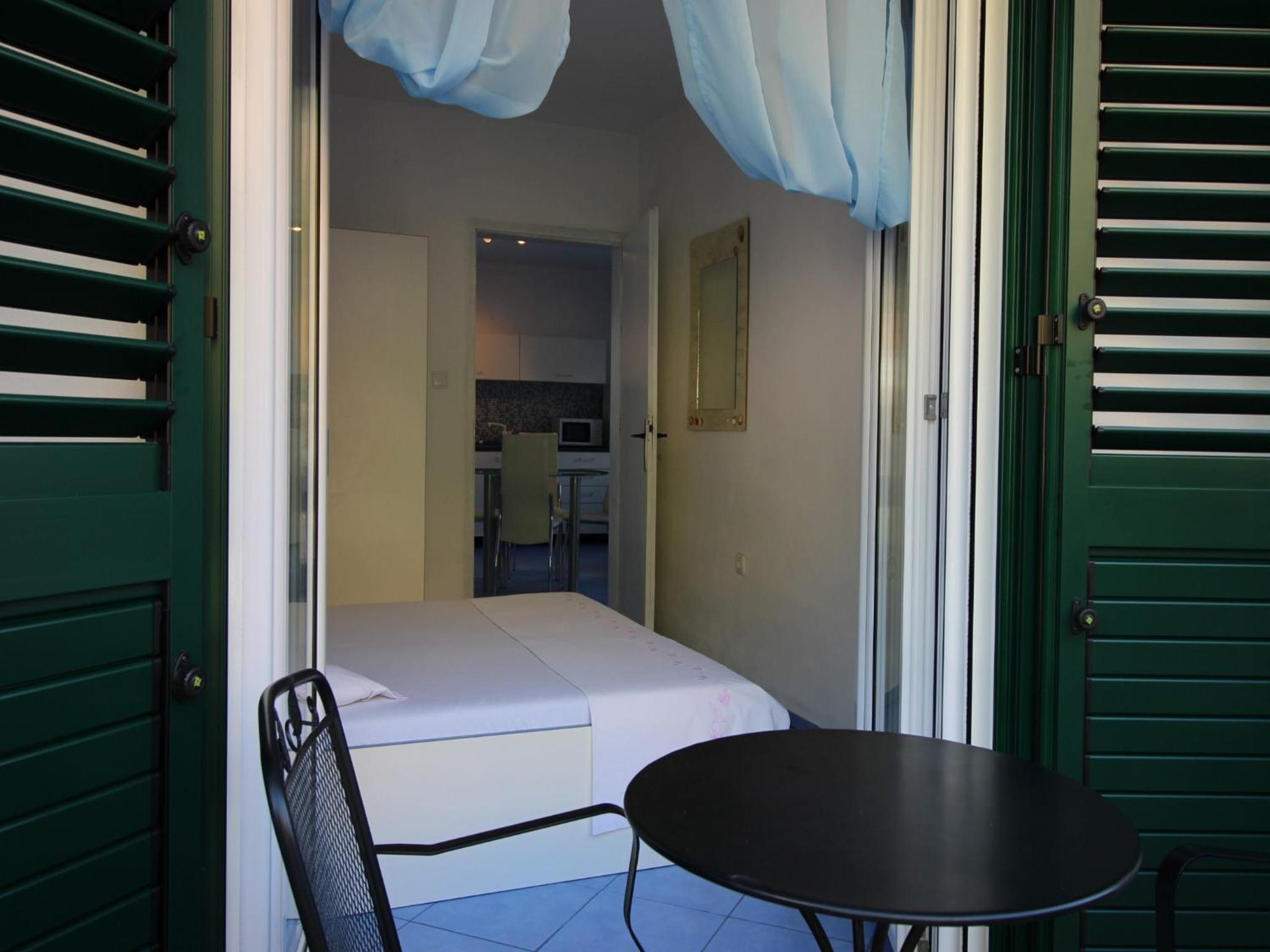 Apartments Roza 1-2 view 5
