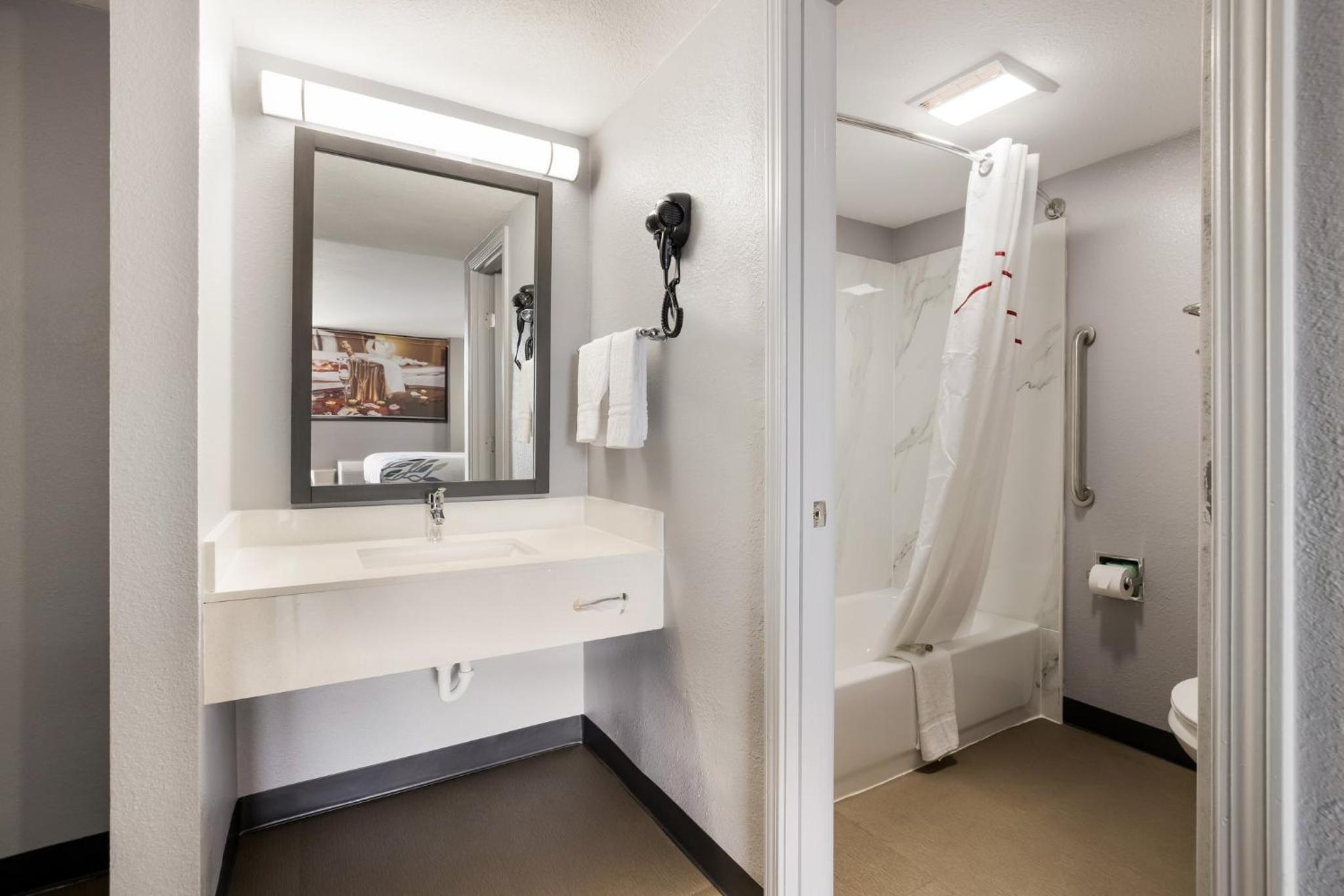 Red Roof Inn Alexandria, LA - Property Image 33