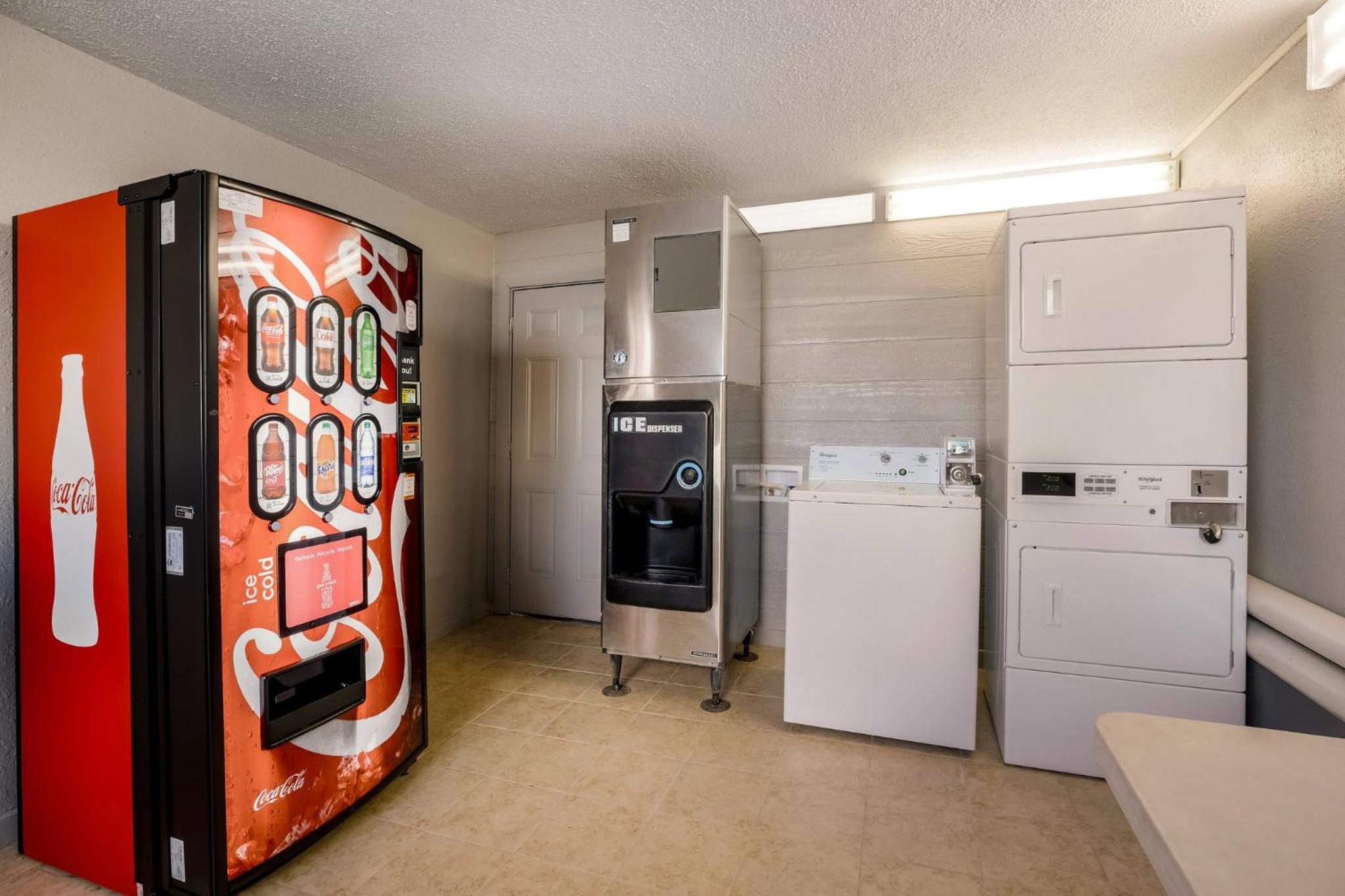 Red Roof Inn Alexandria, LA - Property Image 8