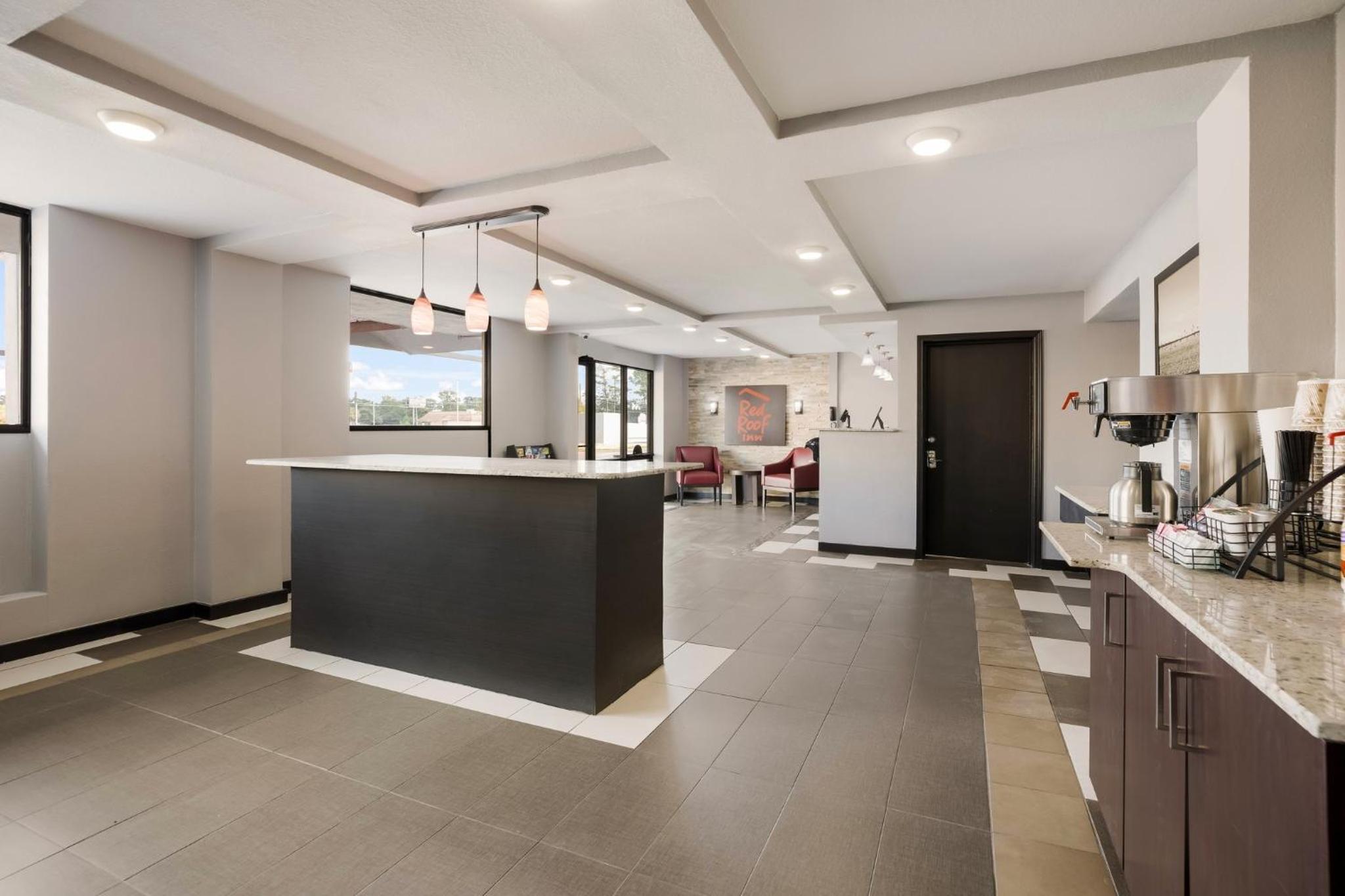 Red Roof Inn Alexandria, LA - Property Image 6