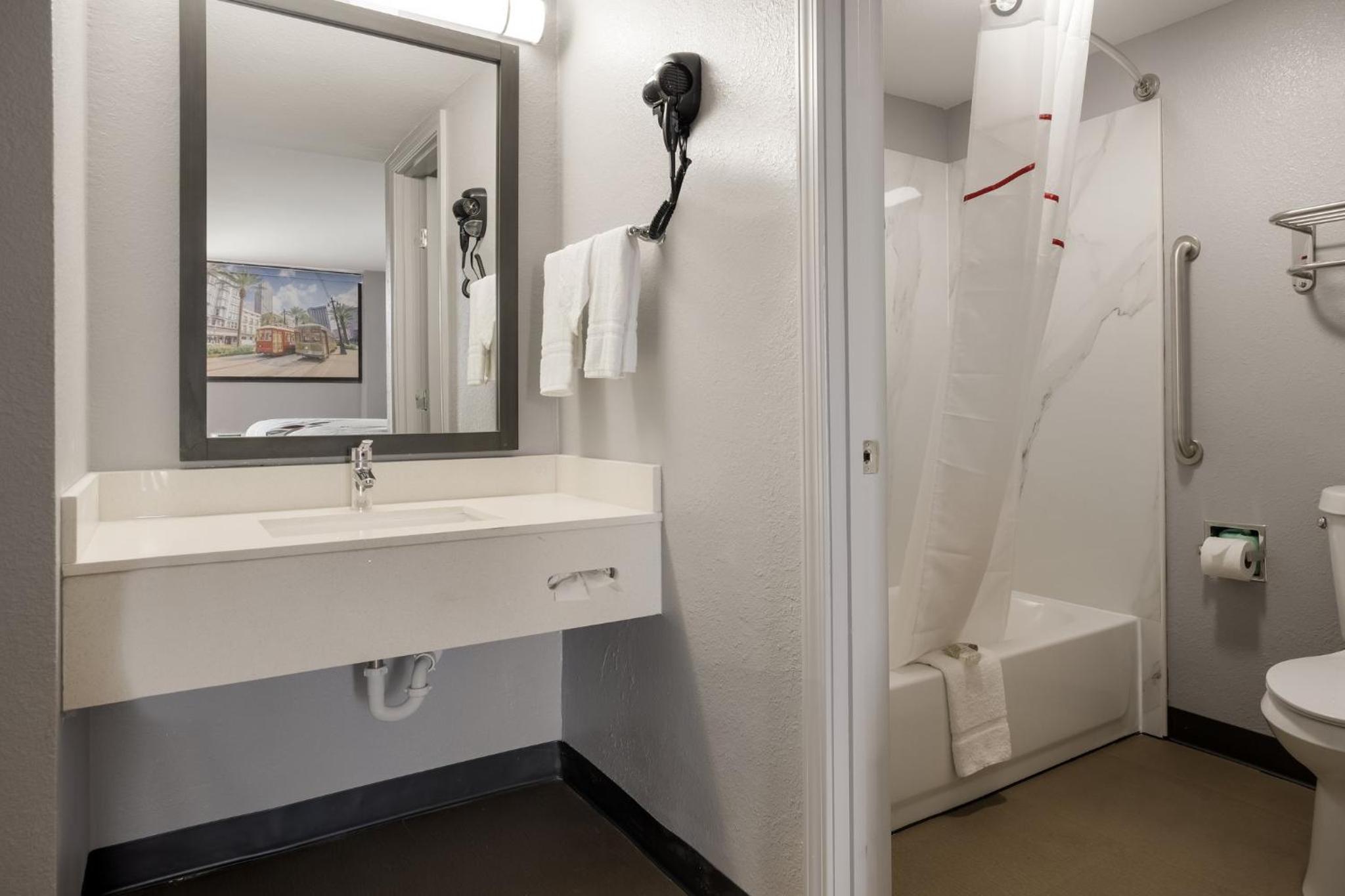 Red Roof Inn Alexandria, LA - Property Image 32