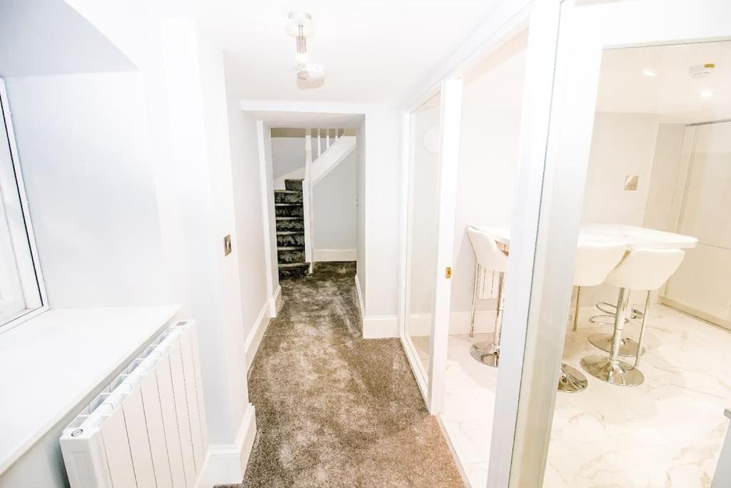 Spacious 2 bed city centre apartment with parking view 4