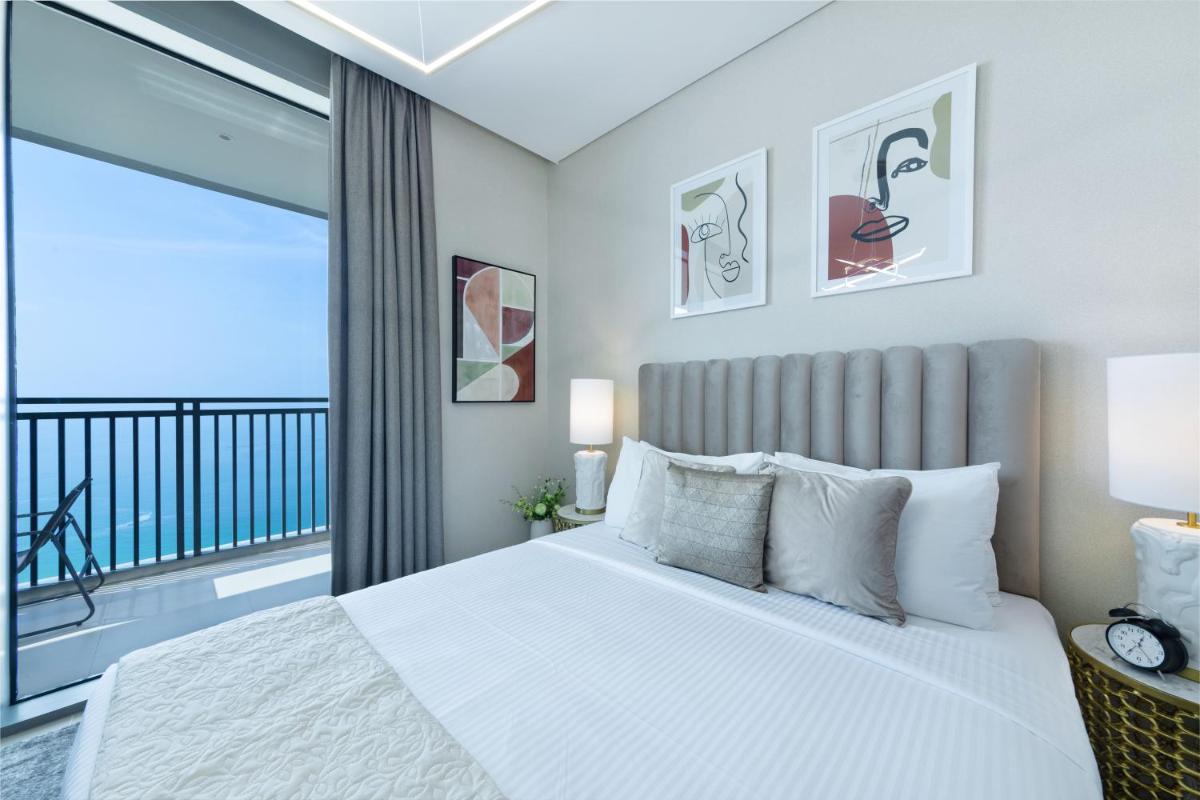 Maison Privee - 2BR with Exclusive Sea Views in 5242 Marina