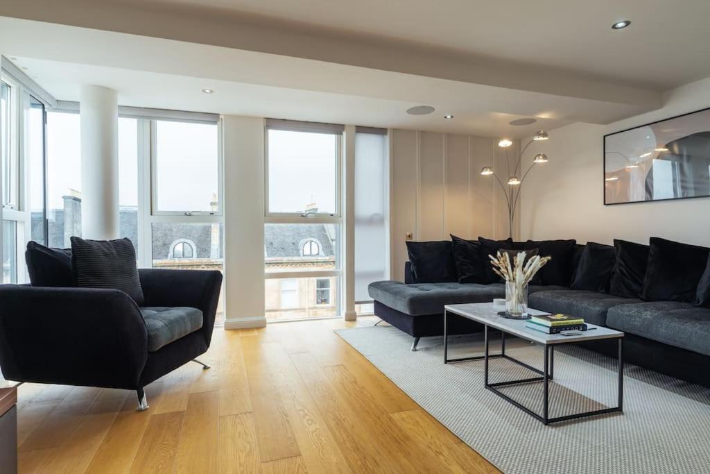 The Penthouse Suite - Luxury Like No Other view 4