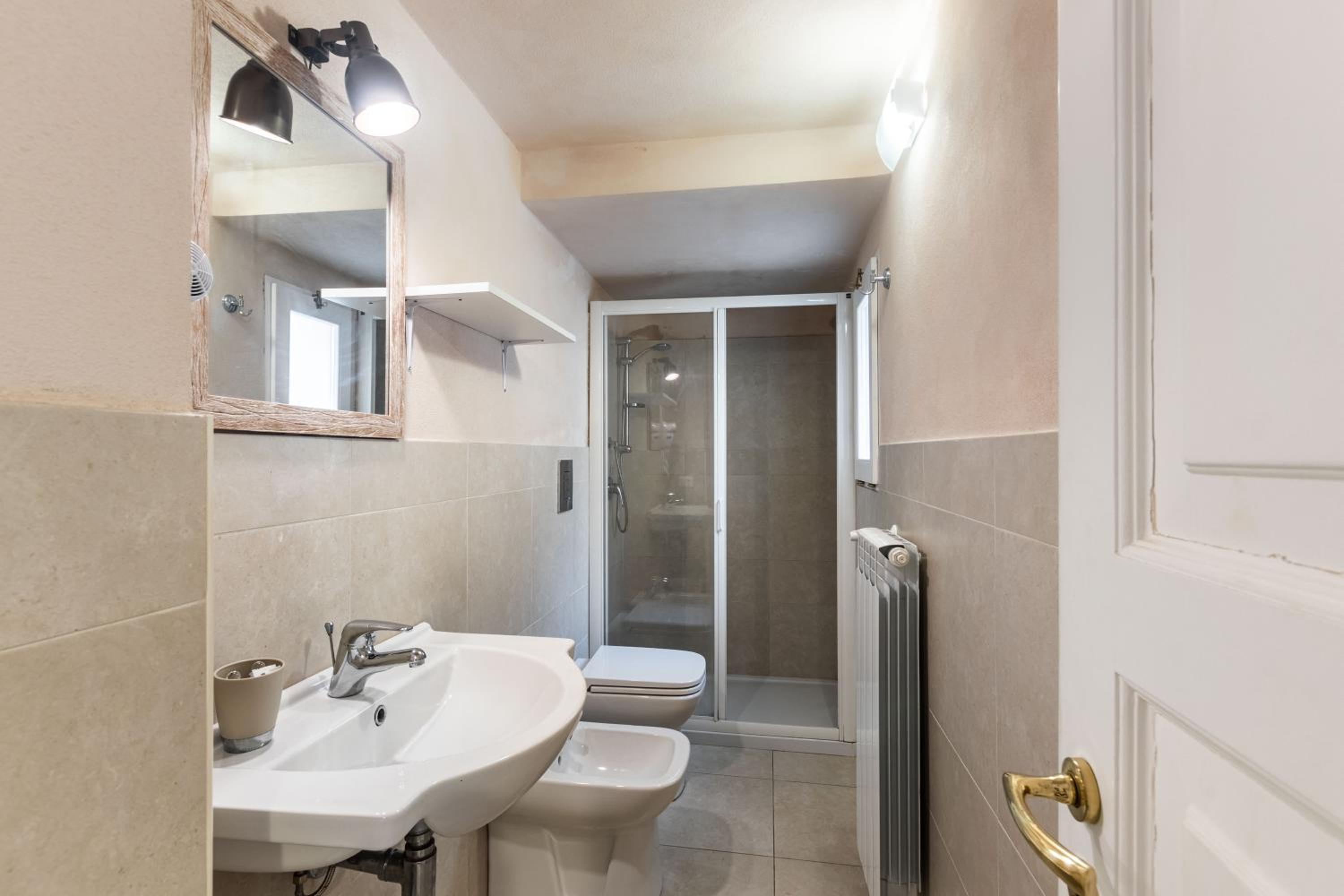 Dedalo Rooms en Noto — bathroom