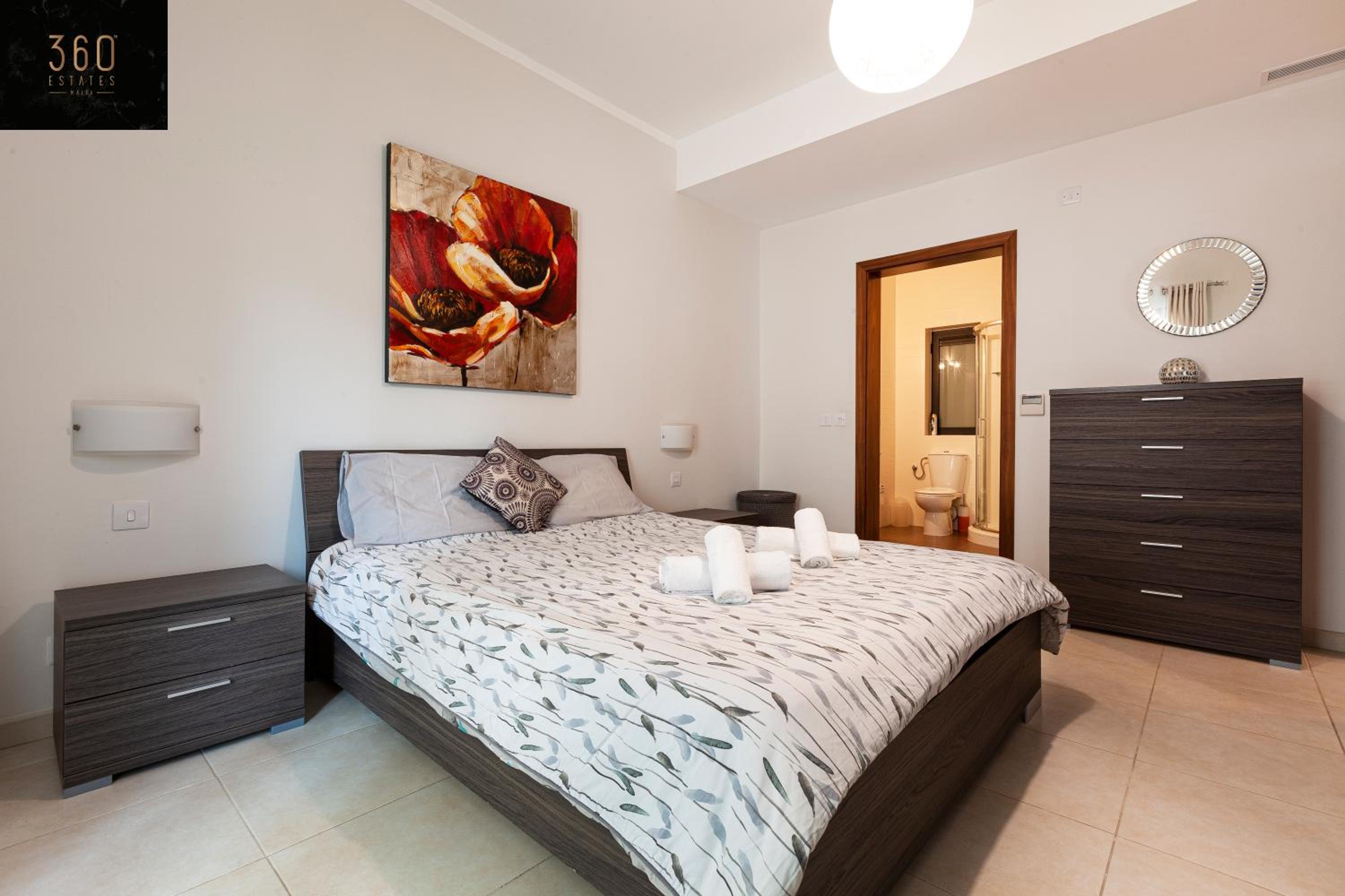 Pender LUX Complex - 3BR Unit with Private Parking by 360 Estates photo 4