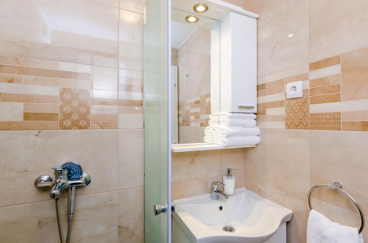 Rooms Baza