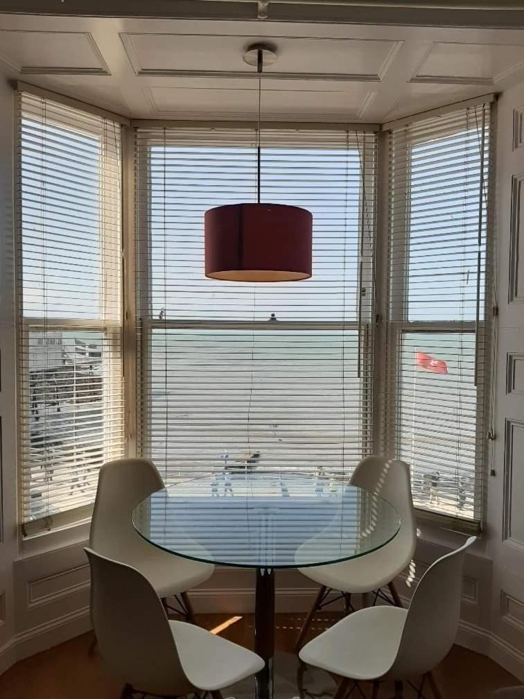 Beautiful Seafront 1 bedroomed apartment view 5