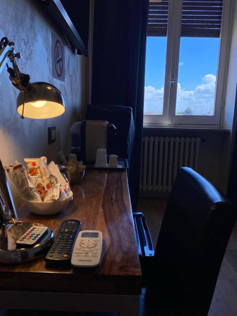 hotel room