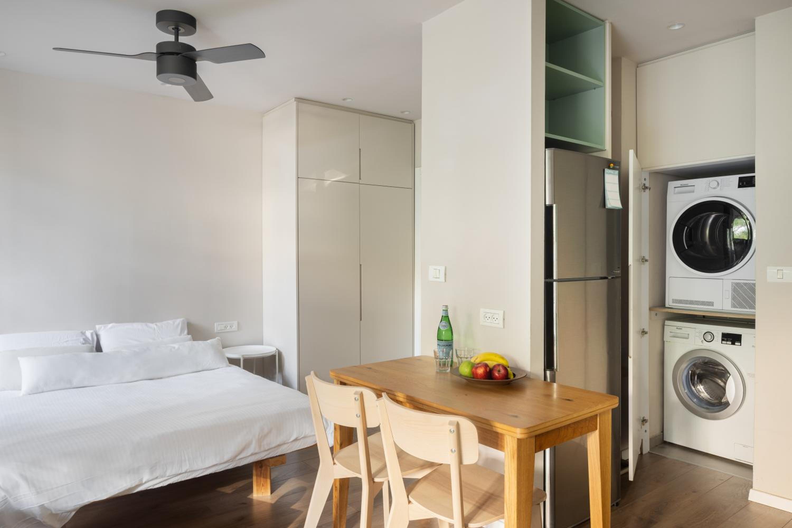 Yona perfect studio by TLV2RENT view 2