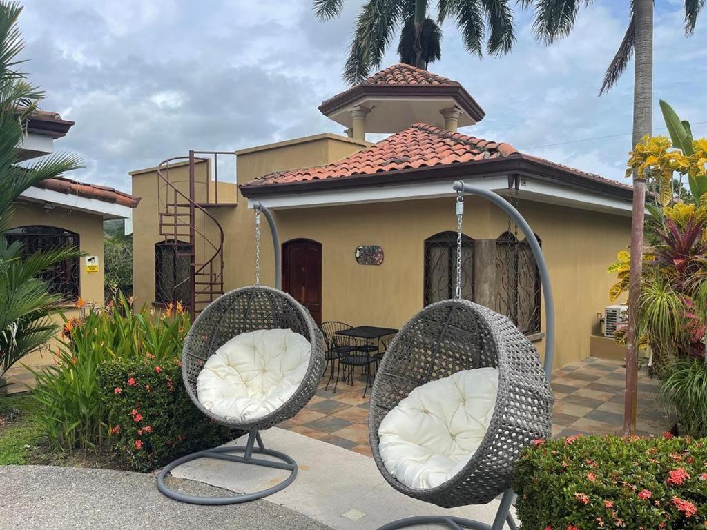 Hotel Las Brisas Resort and Villas - Image 1