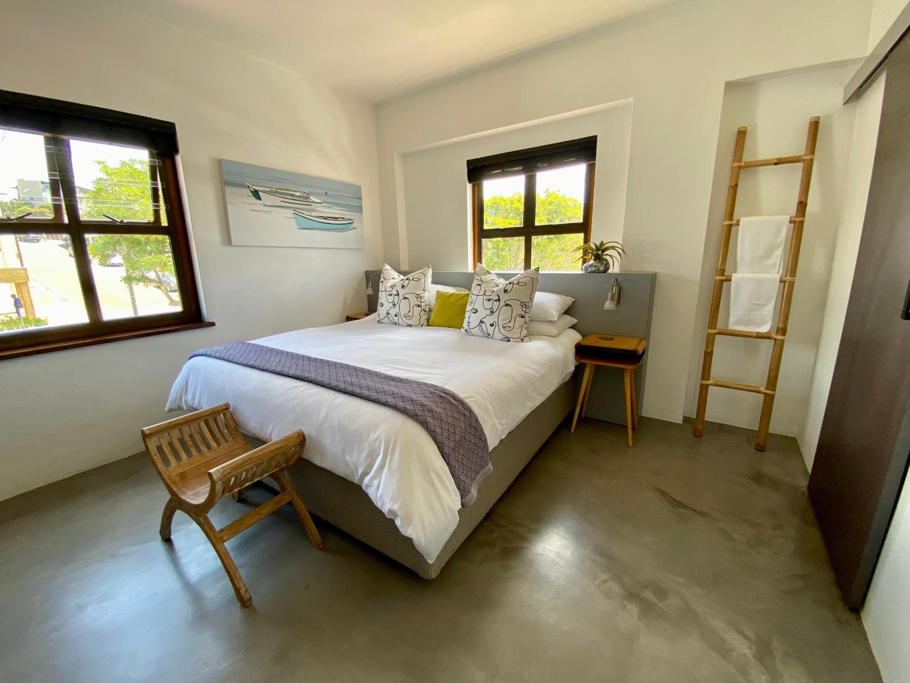 Stay On Main Plett - Contemporary 2-Bedroom Apartment view 5