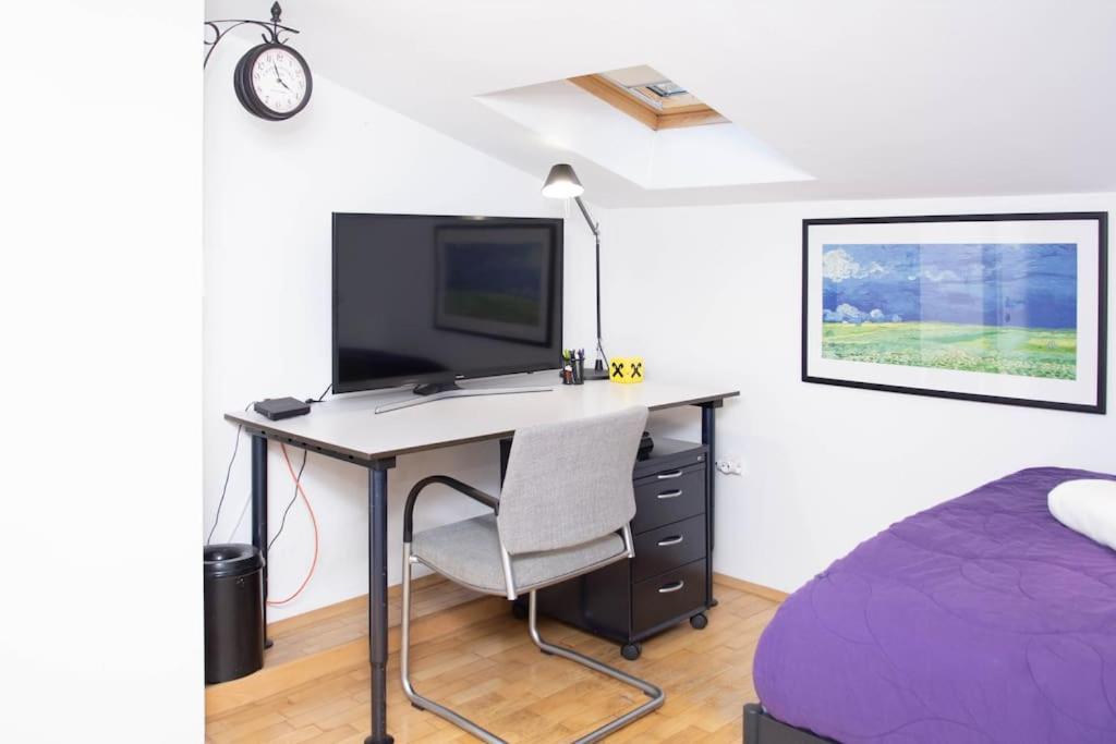 Lovely 2BDR Loft Apartment