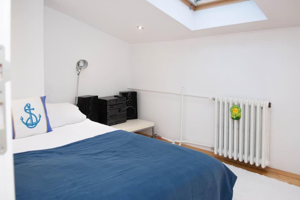 Lovely 2BDR Loft Apartment