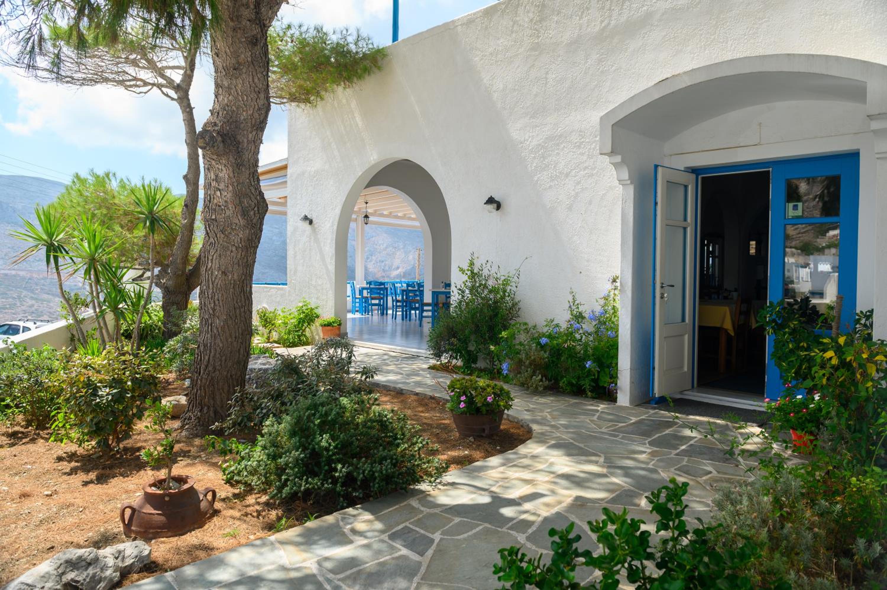 Hotel Vigla Hotel - Image 1