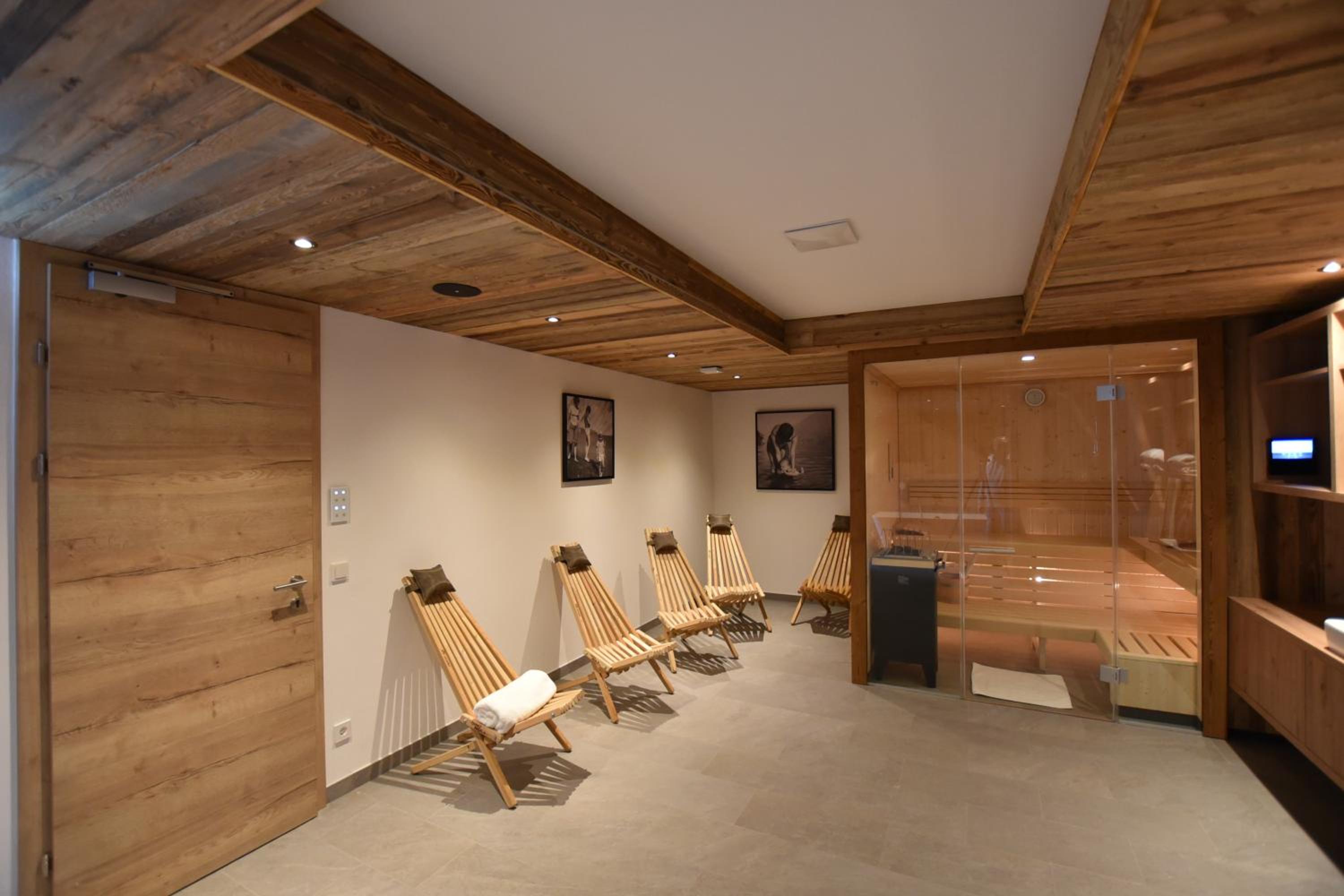 Tanners Chalet Apartments