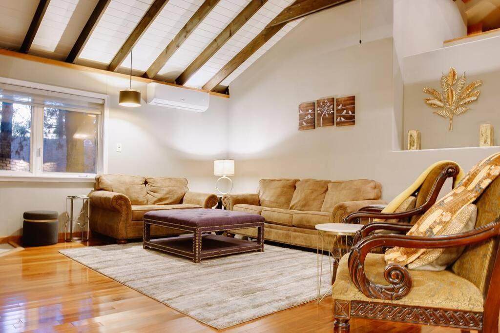 RelaxingRejuvenating 4BR 3 and half BA cabin Munds Park view 4