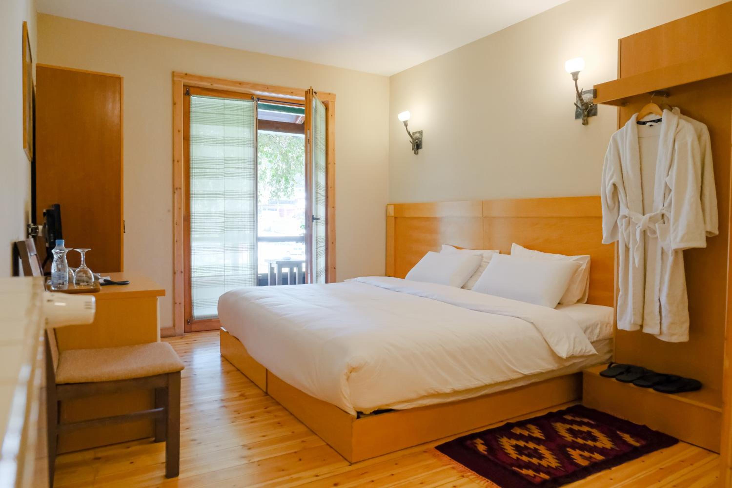 Natyral Razma Resort