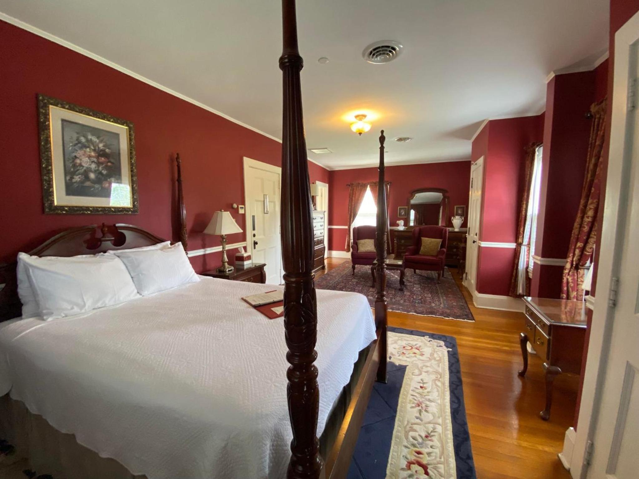 Historic Rosemont Manor - Property Image 4