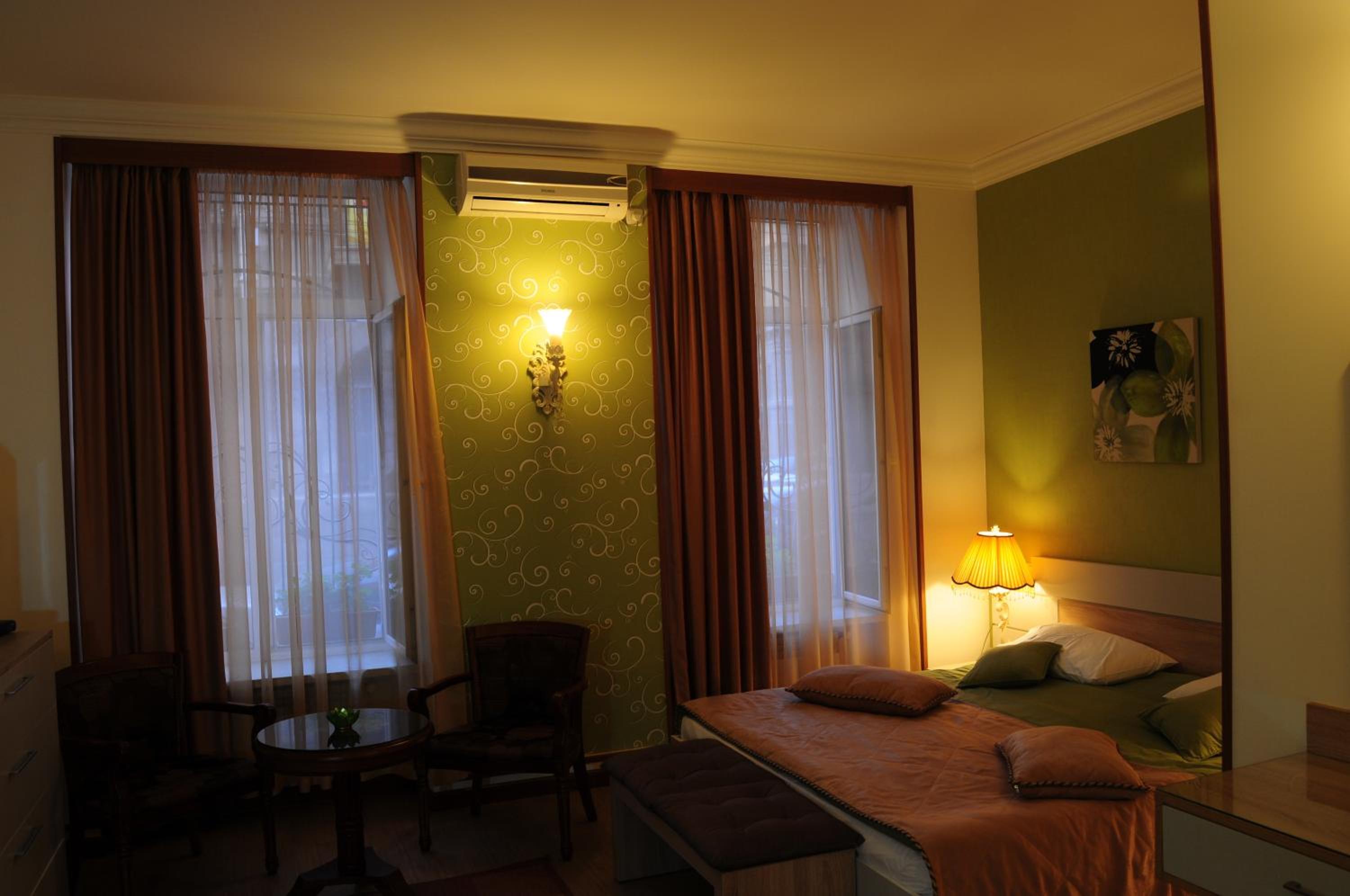 Azoyan Guest House