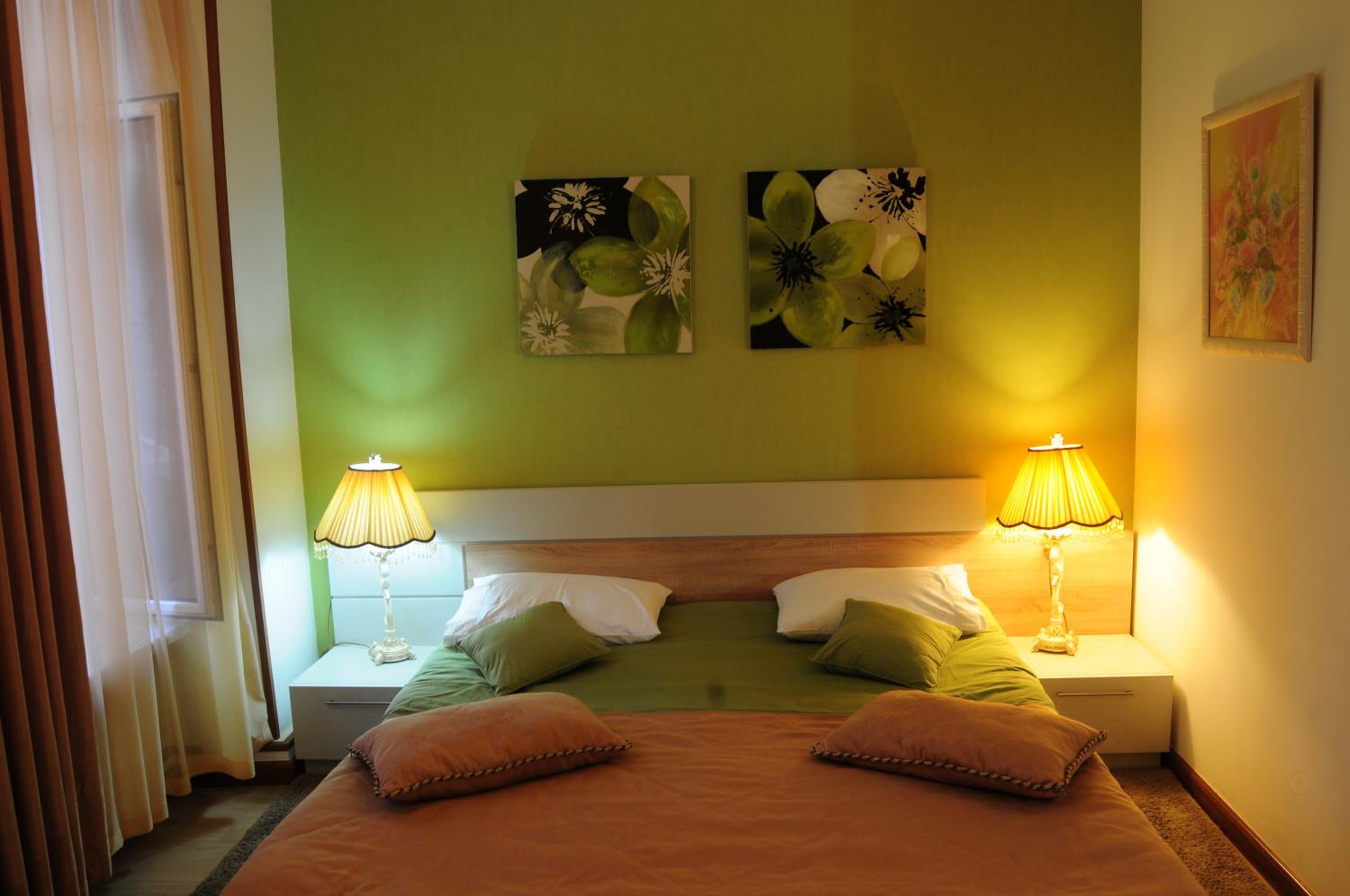Azoyan Guest House