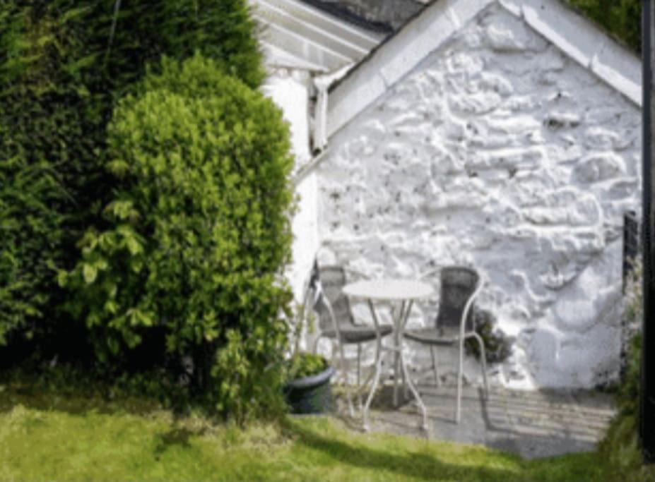 Cosy Cottage Real Fire Nearby Pub Garden Parking view 3