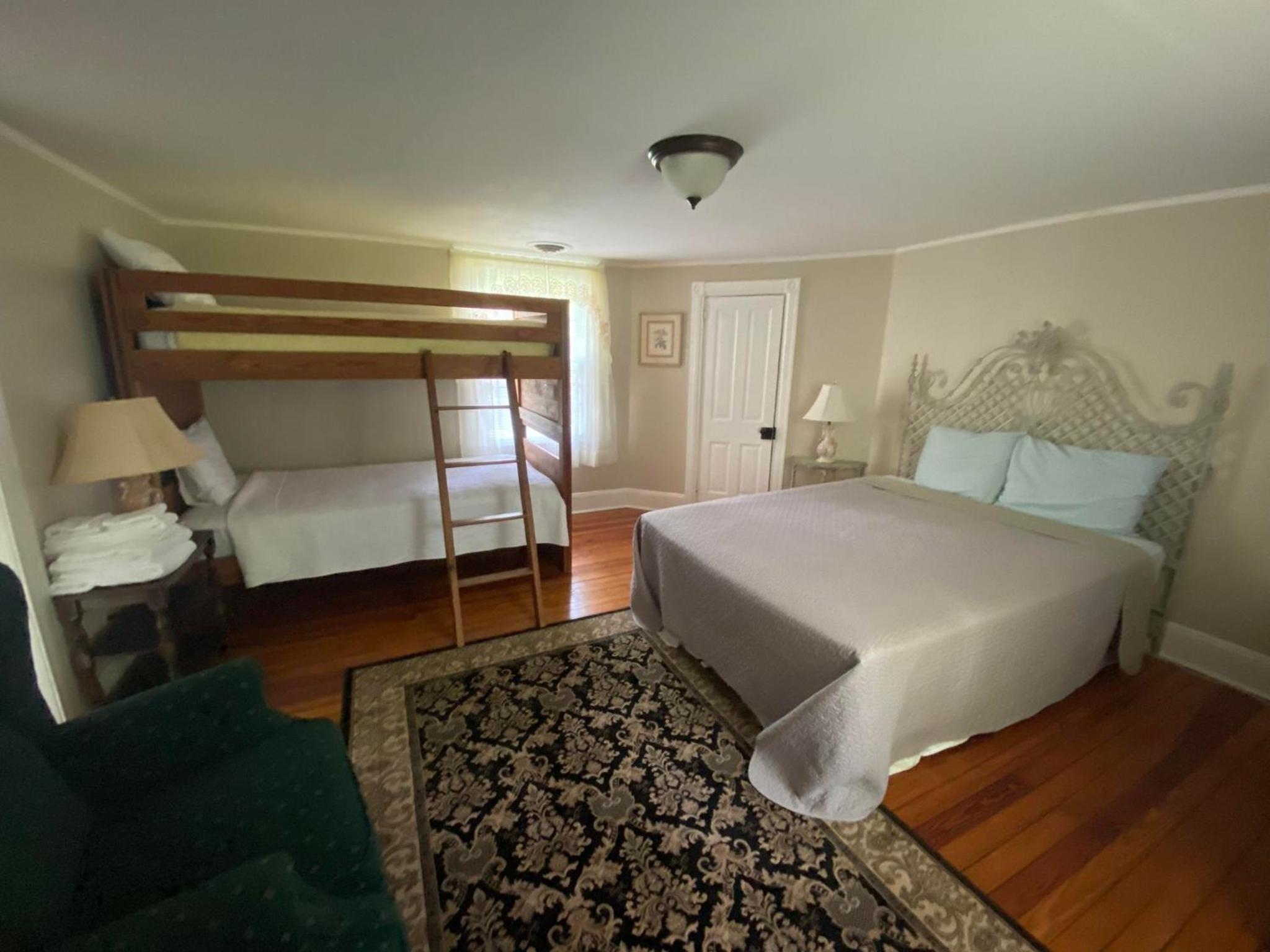 Historic Rosemont Manor - Property Image 12