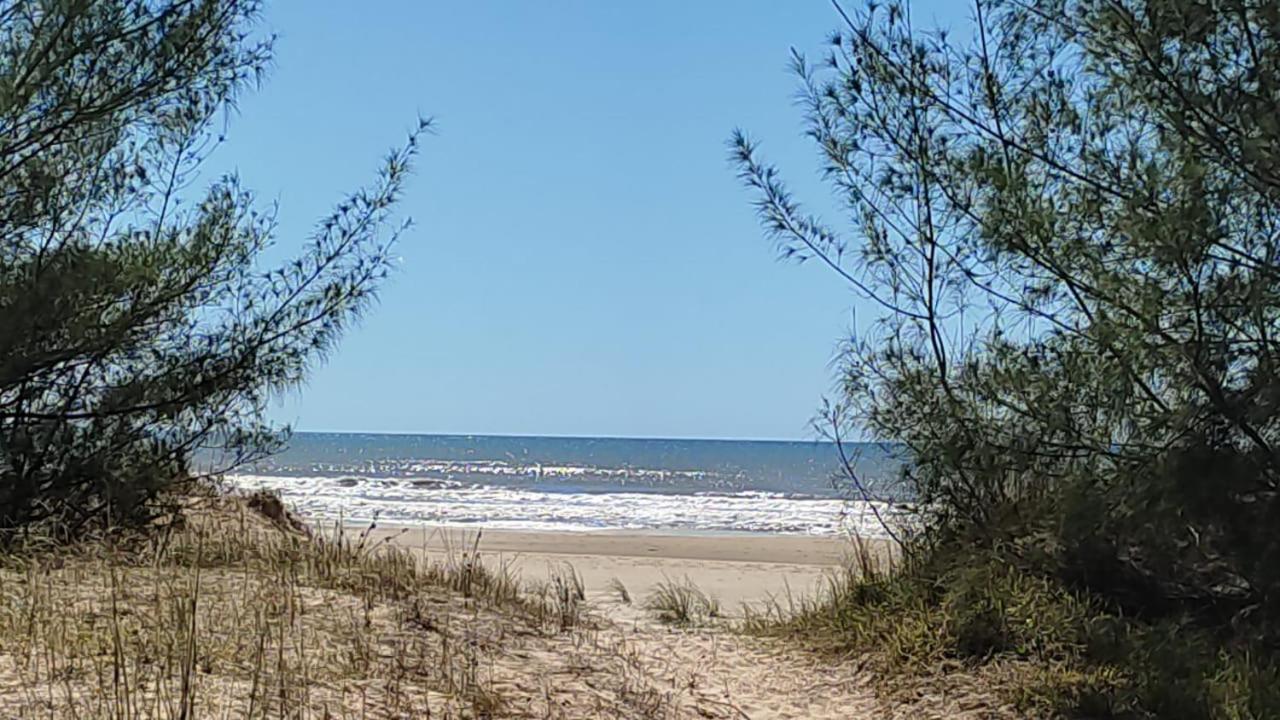 A Casa Amarela -Edícula Gaivota -Conforto e tranquilidade próximo ao mar