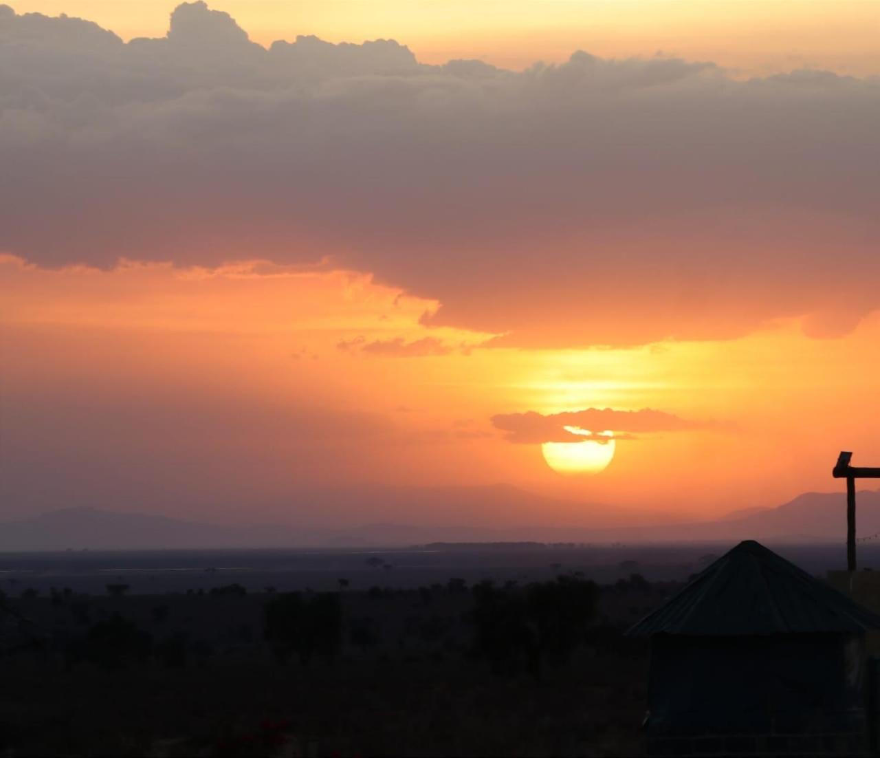 Amboseli RedHouse