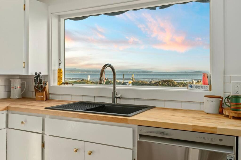 Cozy Coastal Getaway • Panoramic Ocean Views view 2