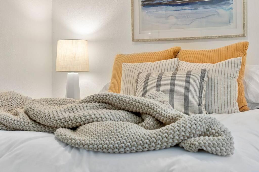Cozy Coastal Getaway • Panoramic Ocean Views view 4