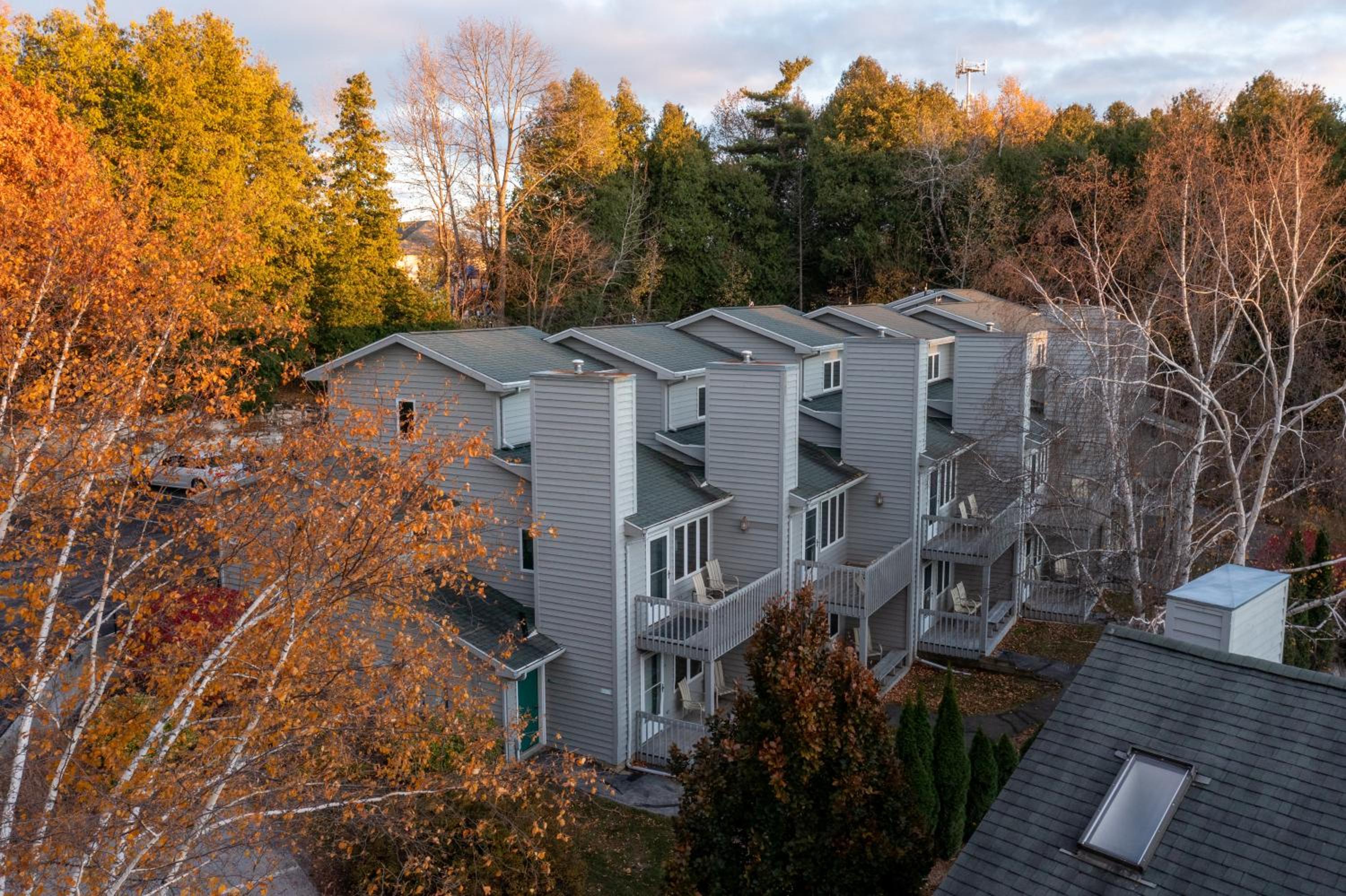 Evergreen Hill Condominiums