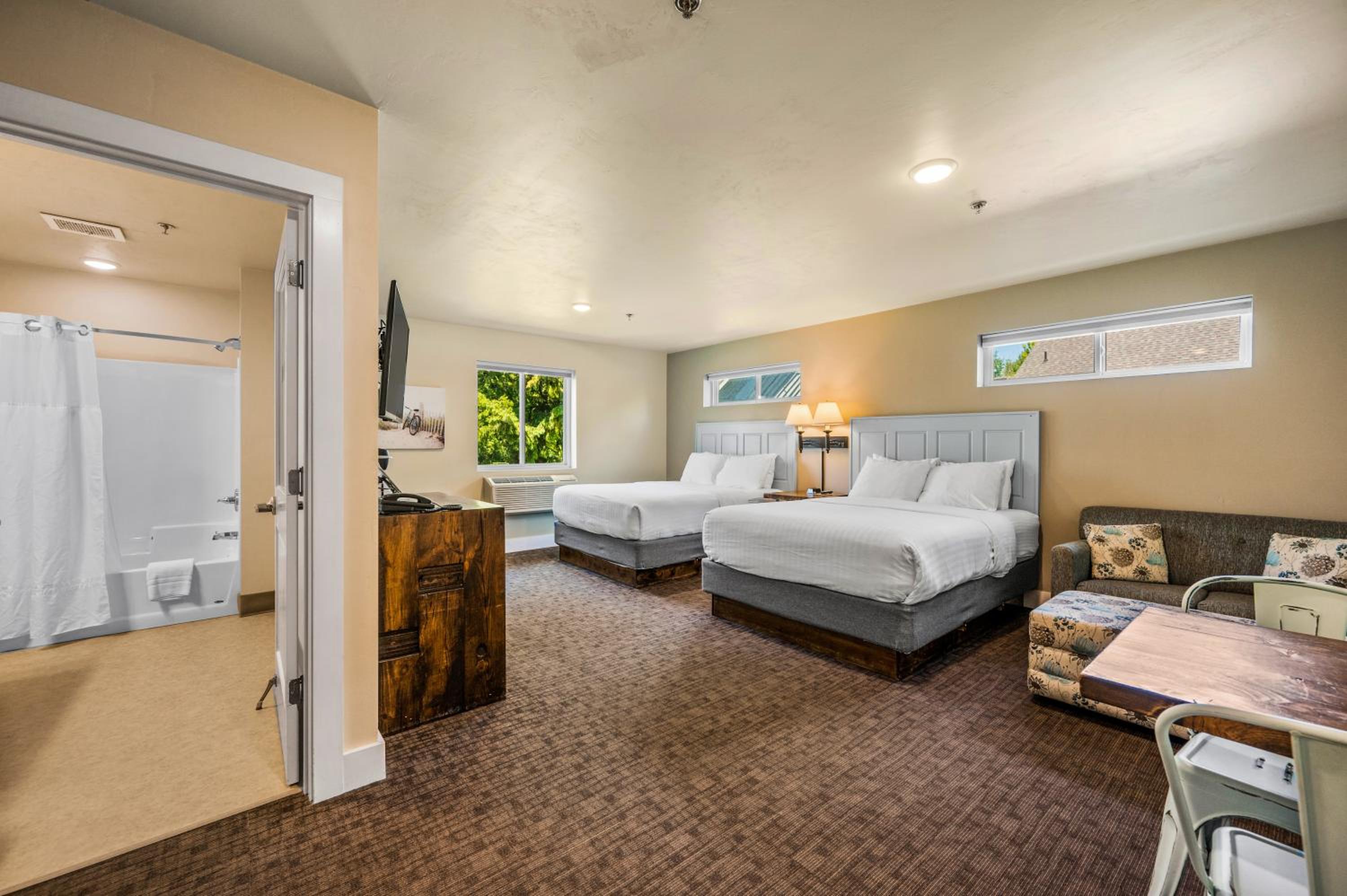Julie's Park Cafe & Motel