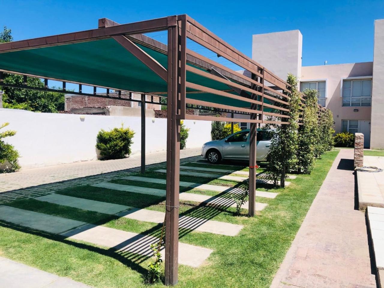 Hermoso Duplex c/Pileta y Cochera en Consorcio Privado Saavedra