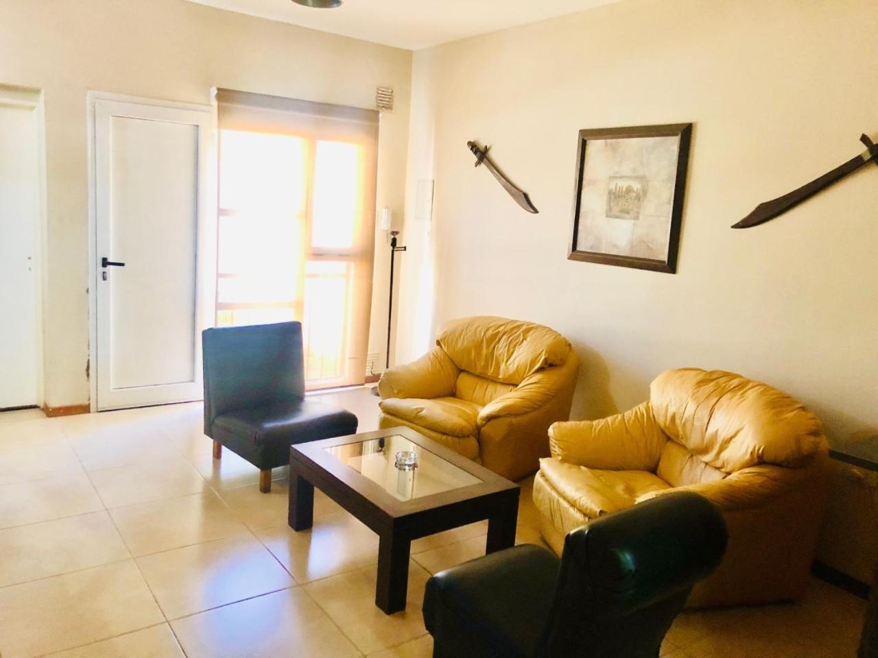 Hermoso Duplex c/Pileta y Cochera en Consorcio Privado Saavedra