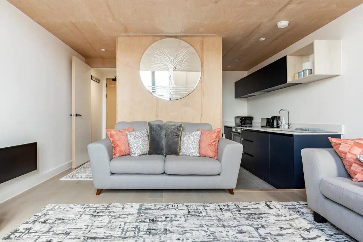 Two Bedrooms Exquisite En-Suite Apartment Deansgate view 2