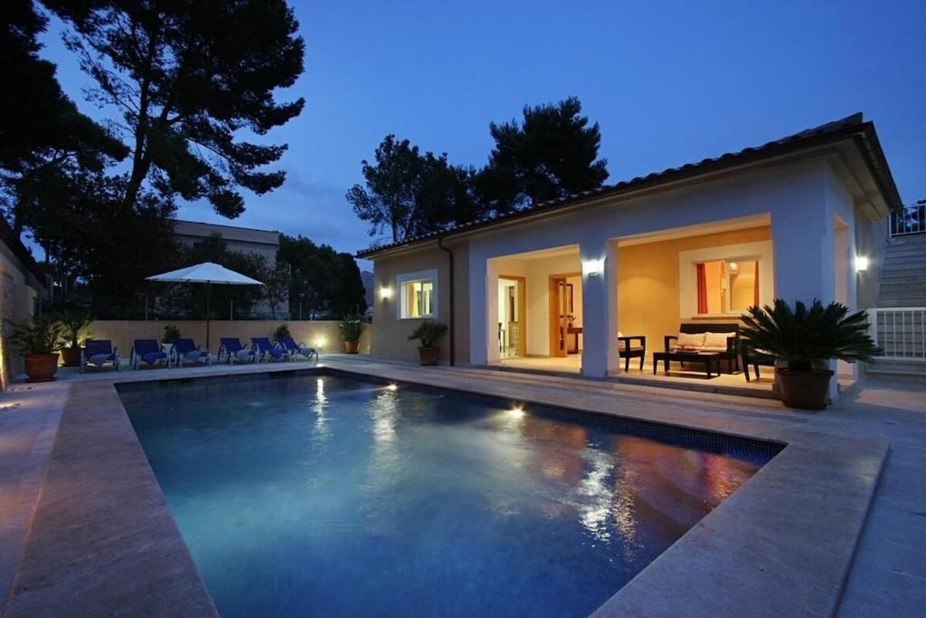Modern villa 300m from crystal clear coves by Renthousing view 2
