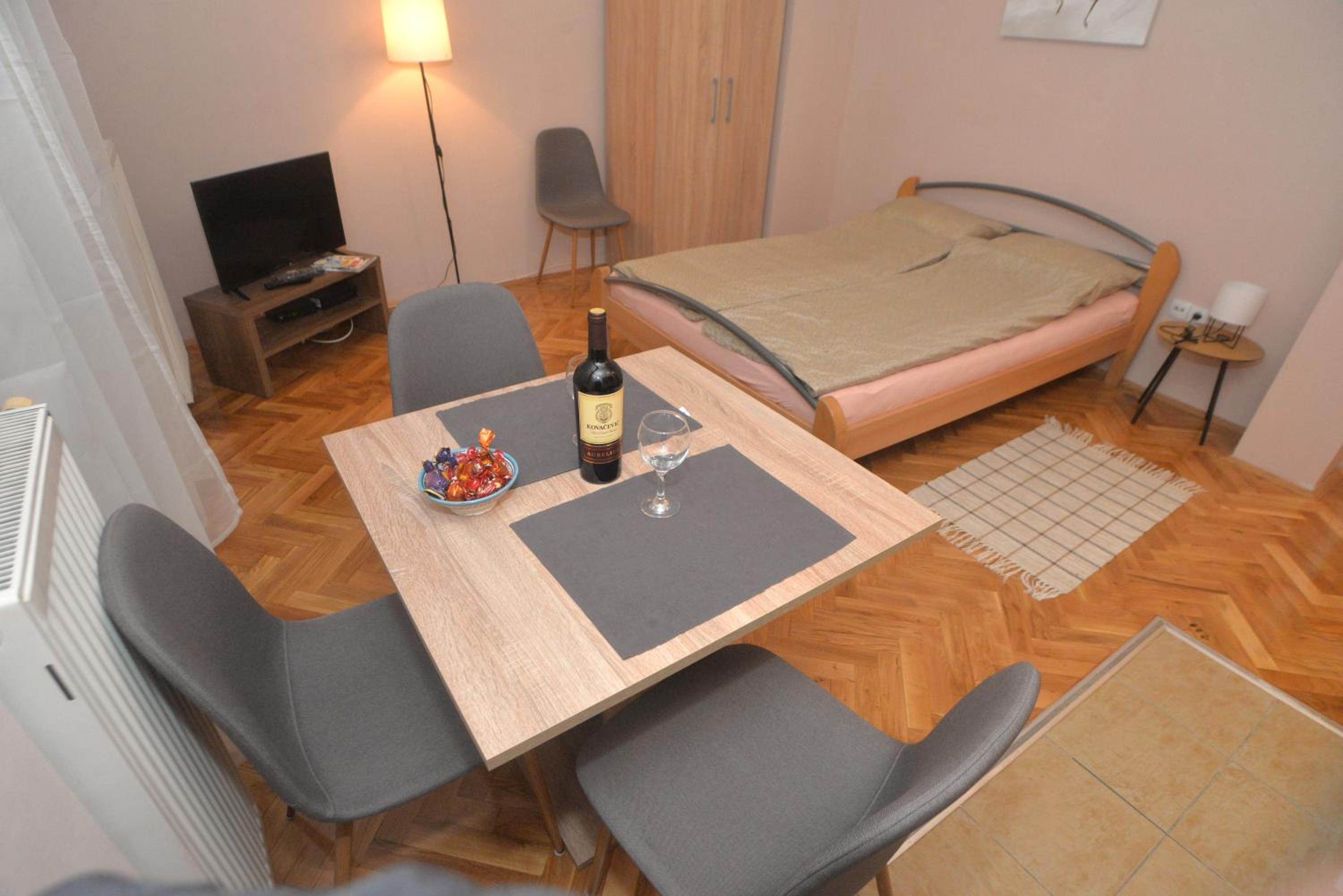 Photo 9