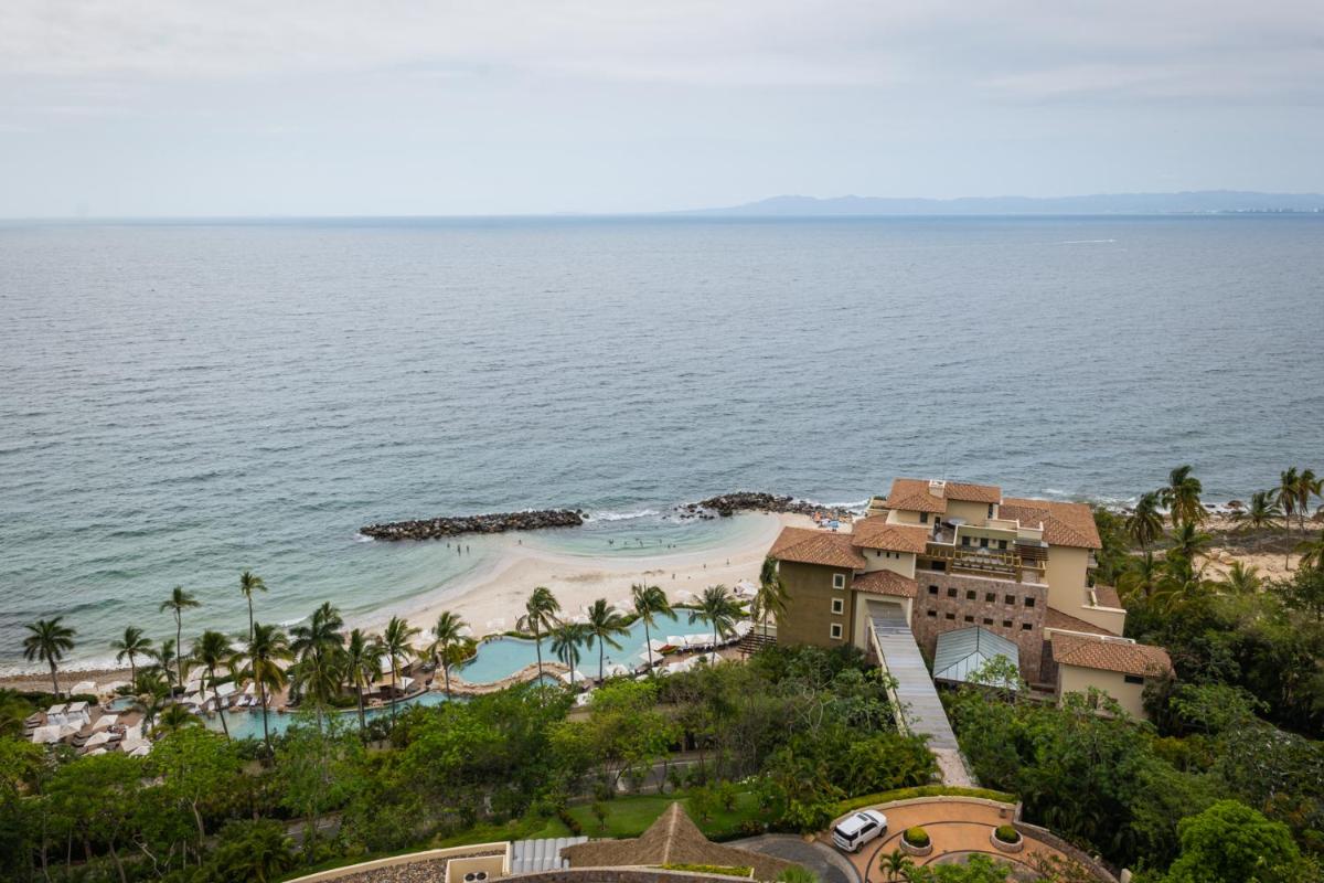Hotel Garza Blanca Condo - Image 1