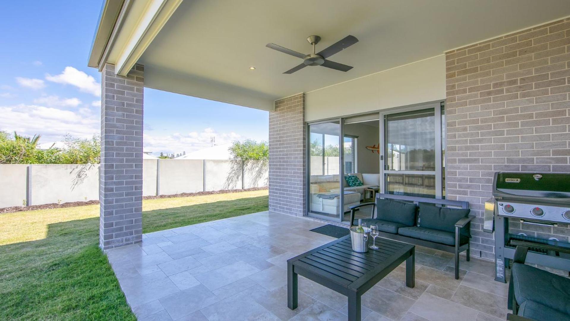 Hotel Surf and Dunes - Image 1