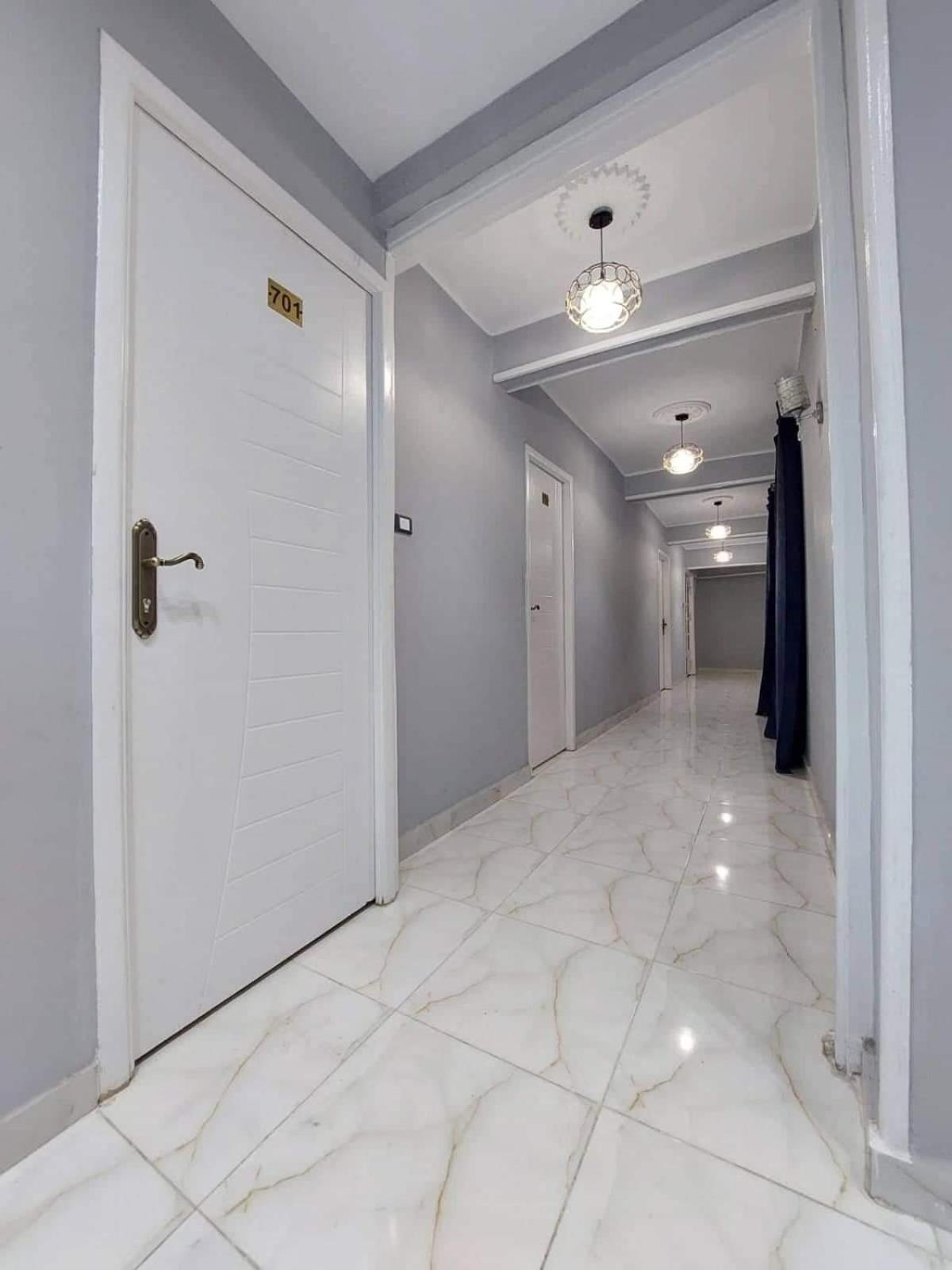 NADA _ HOTEL