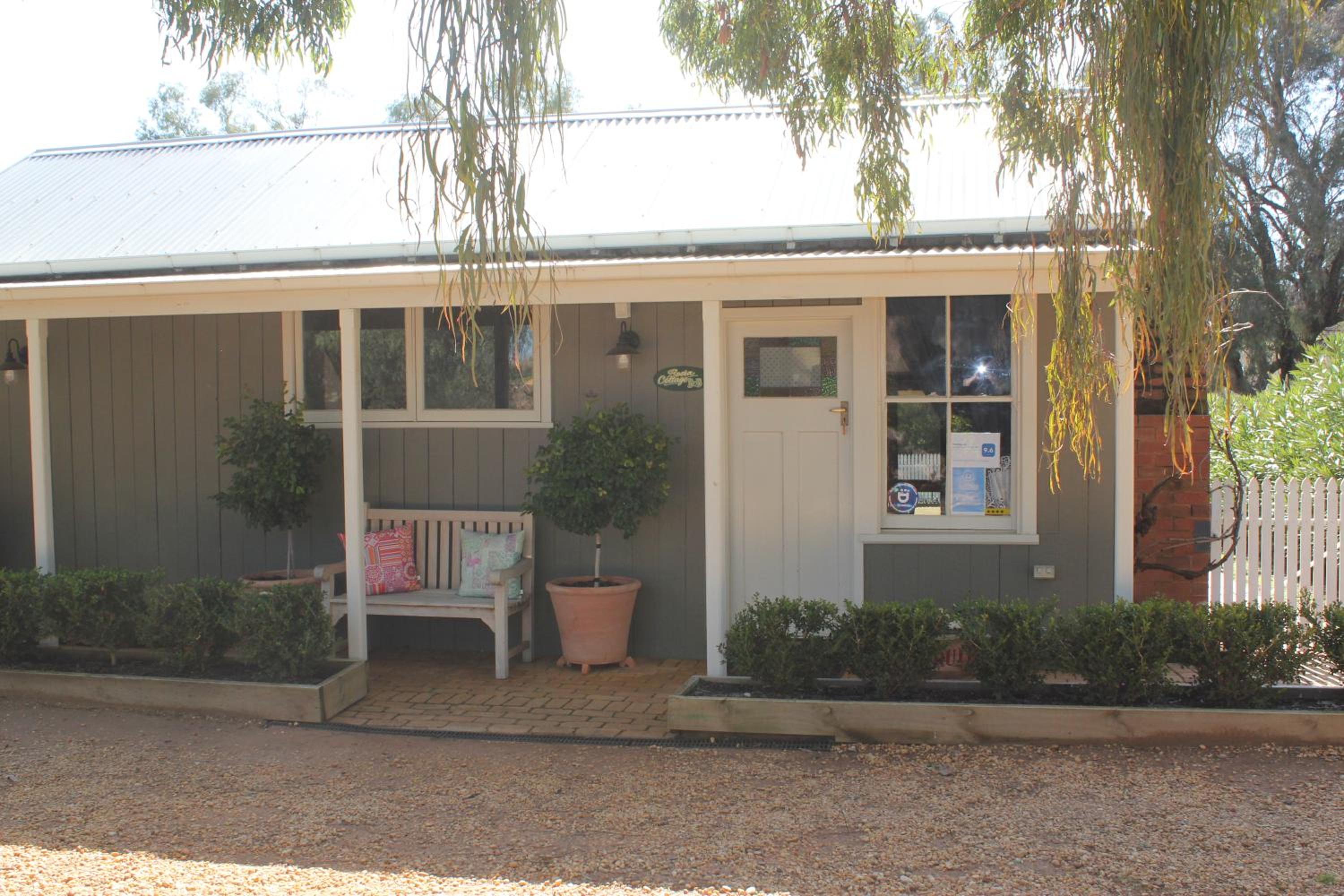 Outback Cellar & Country Cottage